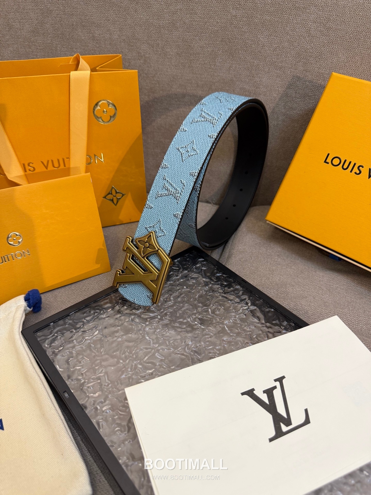 Louis Vuitton LV Dimension Monogram Canvas Reversible Belt with LV Dimension Buckle Palladium 루이비통 LV 디멘션 모노그램 캔버스 리버서블 벨트 LV 디멘션 버클 황동 베이스 팔라듐 피니시 4.0cm 5