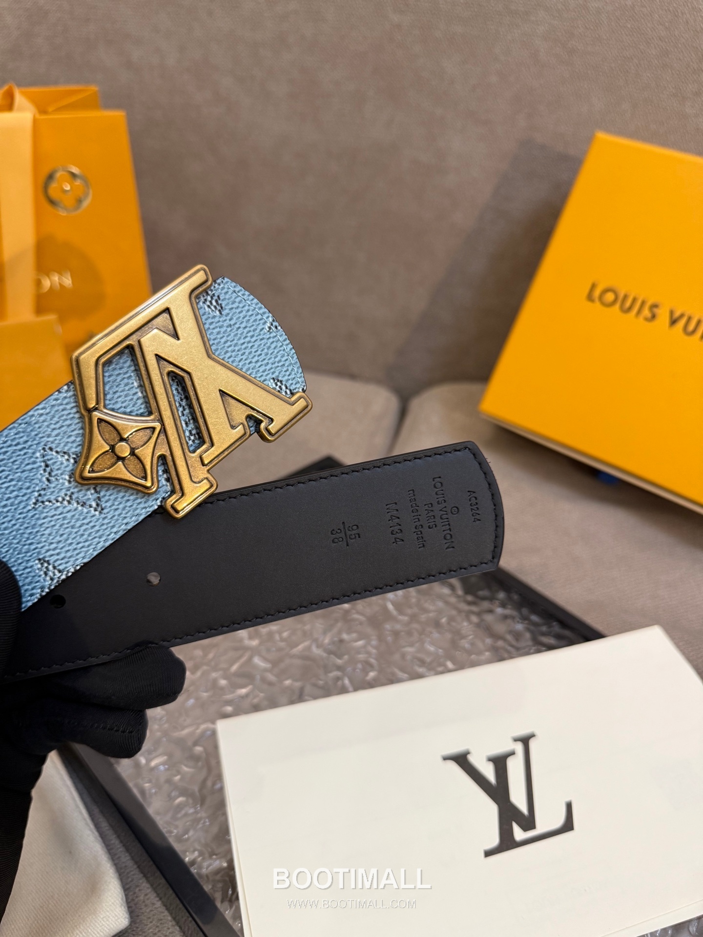 Louis Vuitton LV Dimension Monogram Canvas Reversible Belt with LV Dimension Buckle Palladium 루이비통 LV 디멘션 모노그램 캔버스 리버서블 벨트 LV 디멘션 버클 황동 베이스 팔라듐 피니시 4.0cm 6