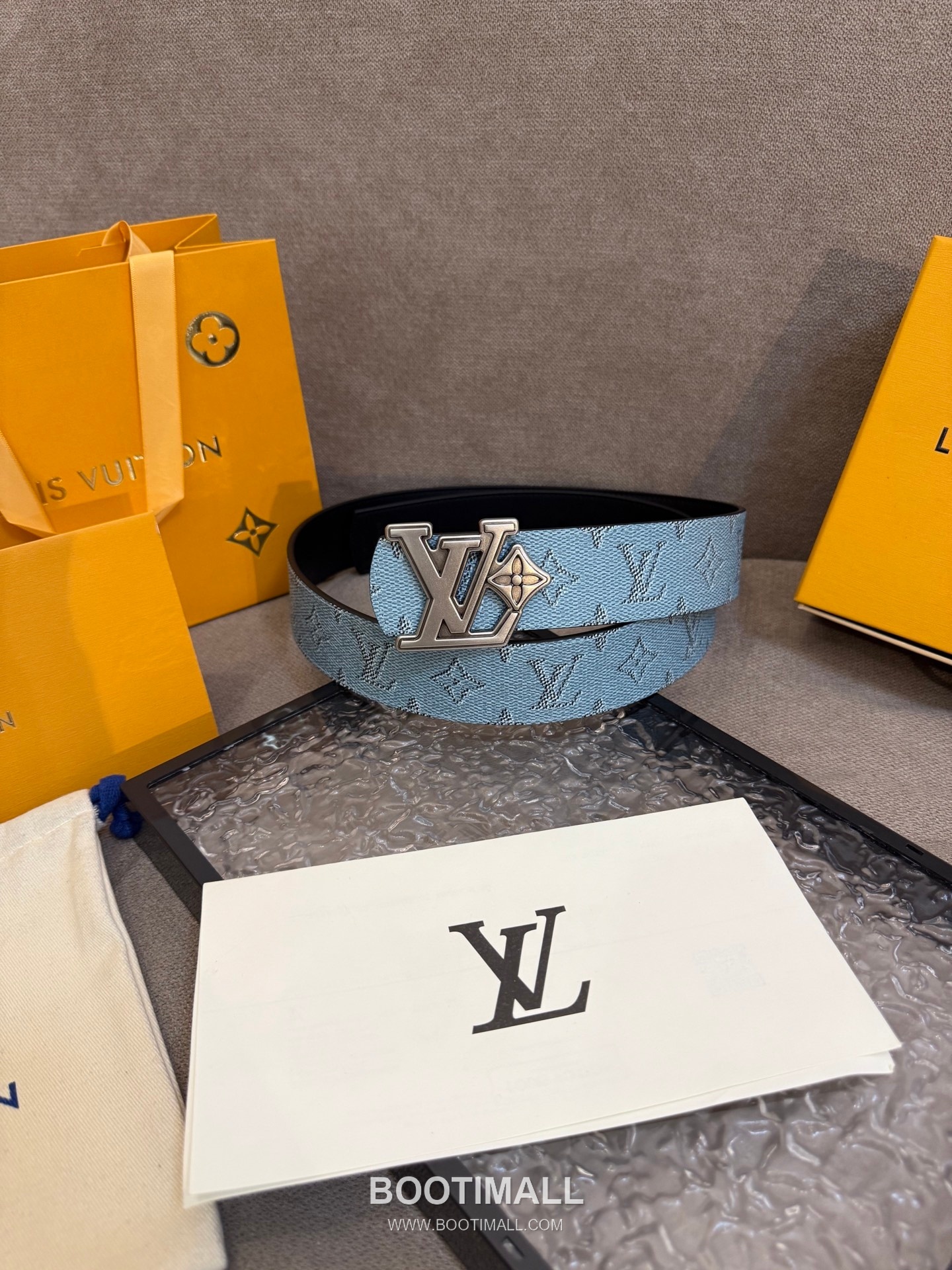 Louis Vuitton LV Dimension Monogram Canvas Reversible Belt with LV Dimension Buckle Palladium 루이비통 LV 디멘션 모노그램 캔버스 리버서블 벨트 LV 디멘션 버클 황동 베이스 팔라듐 피니시 4.0cm 1