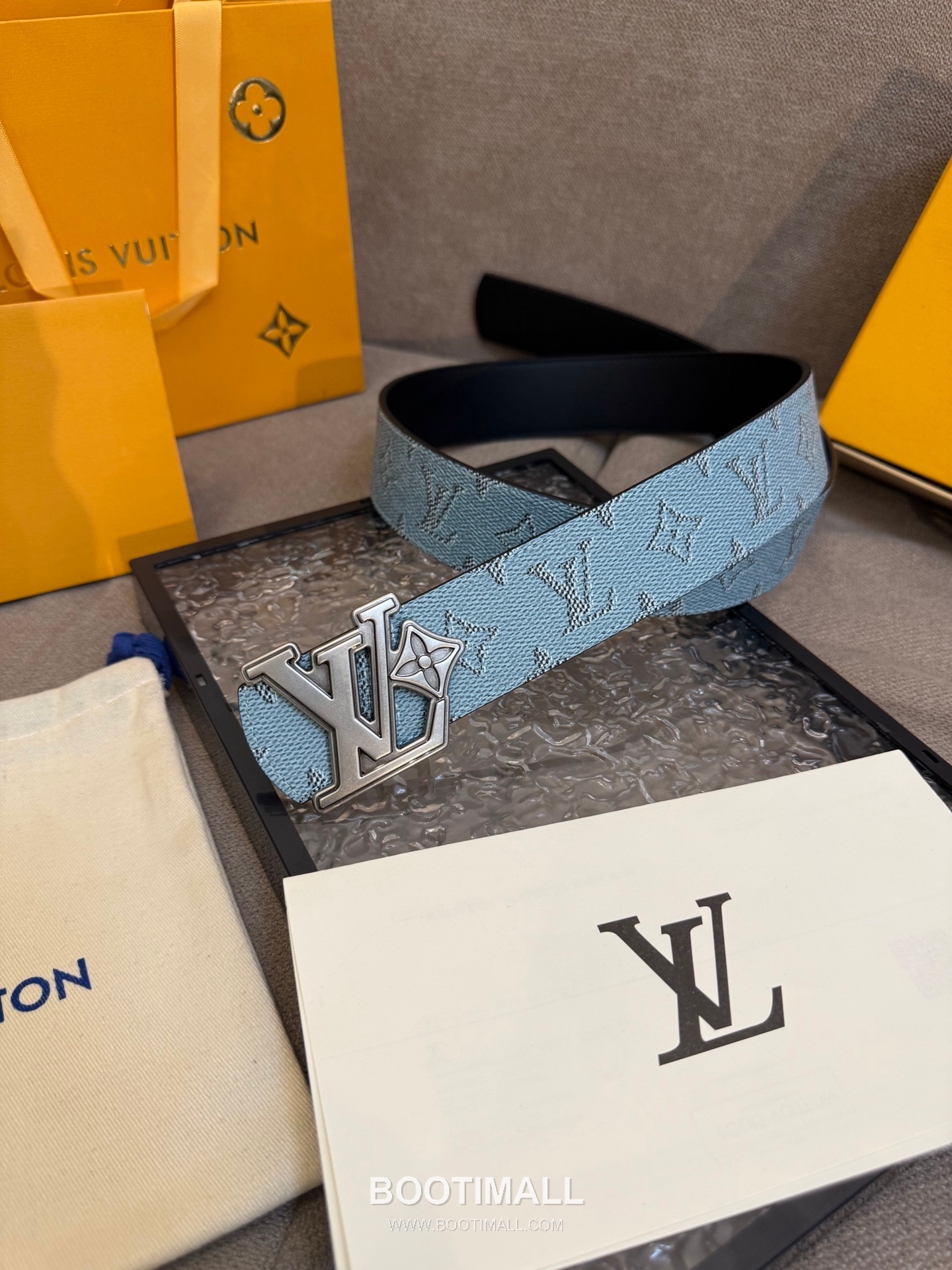 Louis Vuitton LV Dimension Monogram Canvas Reversible Belt with LV Dimension Buckle Palladium 루이비통 LV 디멘션 모노그램 캔버스 리버서블 벨트 LV 디멘션 버클 황동 베이스 팔라듐 피니시 4.0cm 2