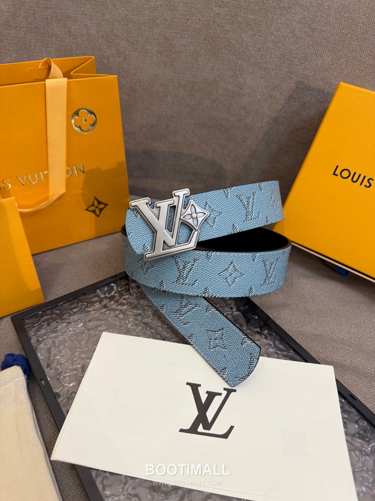 Louis Vuitton LV Dimension Monogram Canvas Reversible Belt with LV Dimension Buckle Palladium 루이비통 LV 디멘션 모노그램 캔버스 리버서블 벨트 LV 디멘션 버클 황동 베이스 팔라듐 피니시 4.0cm 3
