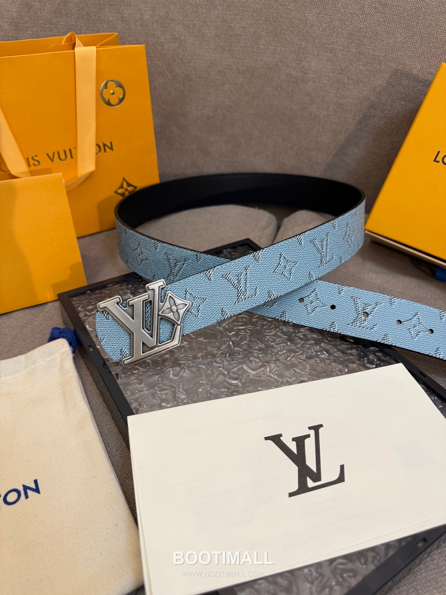 Louis Vuitton LV Dimension Monogram Canvas Reversible Belt with LV Dimension Buckle Palladium 루이비통 LV 디멘션 모노그램 캔버스 리버서블 벨트 LV 디멘션 버클 황동 베이스 팔라듐 피니시 4.0cm 4