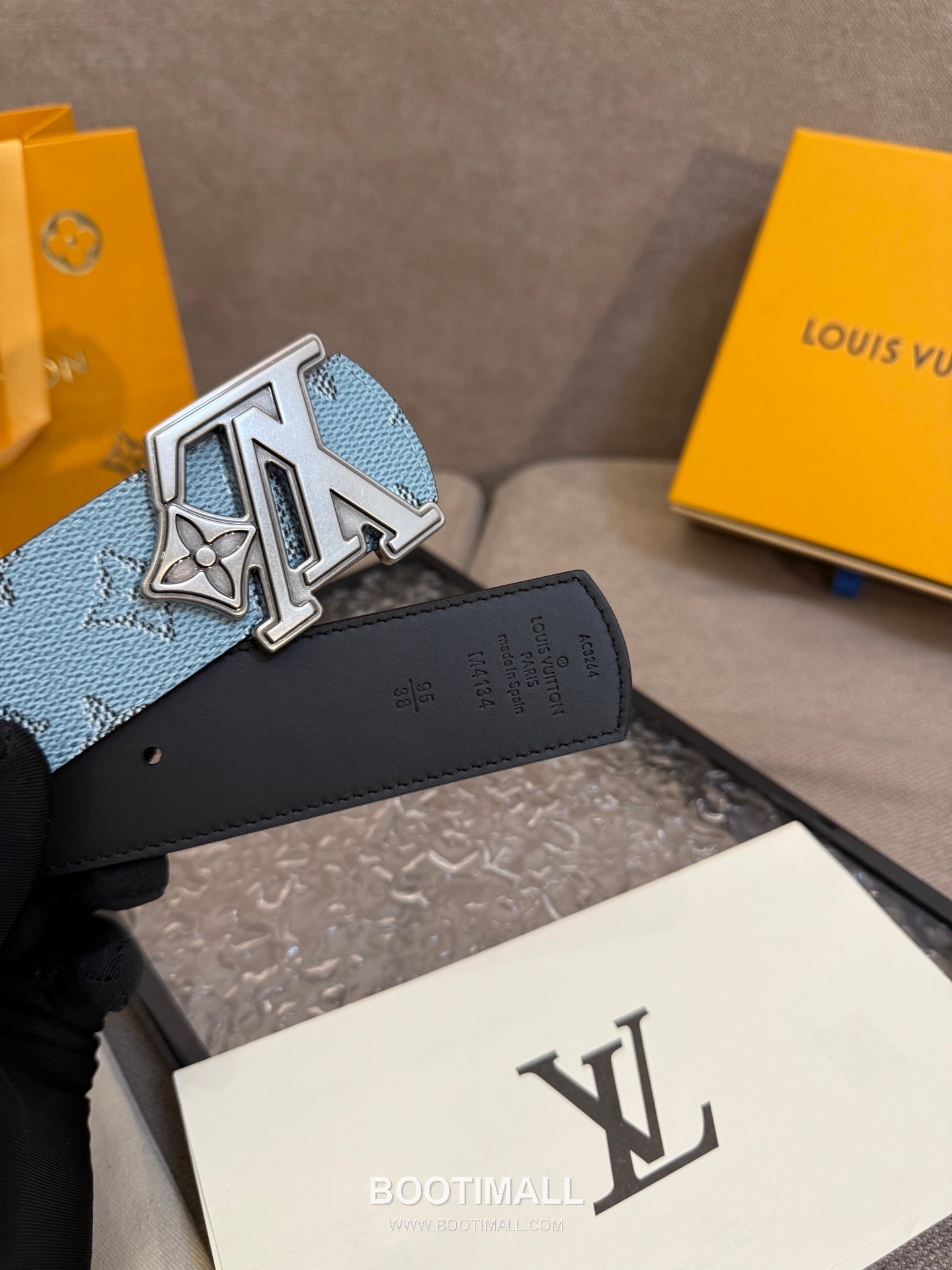 Louis Vuitton LV Dimension Monogram Canvas Reversible Belt with LV Dimension Buckle Palladium 루이비통 LV 디멘션 모노그램 캔버스 리버서블 벨트 LV 디멘션 버클 황동 베이스 팔라듐 피니시 4.0cm 6