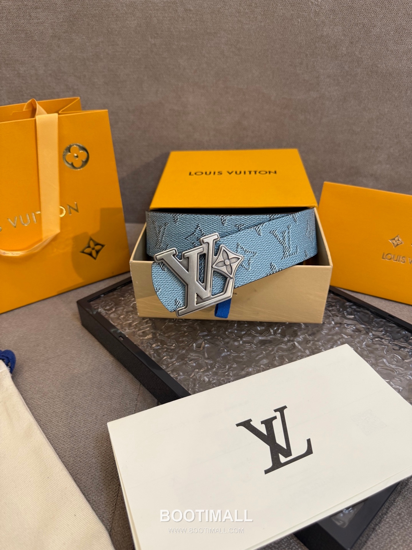 Louis Vuitton LV Dimension Monogram Canvas Reversible Belt with LV Dimension Buckle Palladium 루이비통 LV 디멘션 모노그램 캔버스 리버서블 벨트 LV 디멘션 버클 황동 베이스 팔라듐 피니시 4.0cm 8