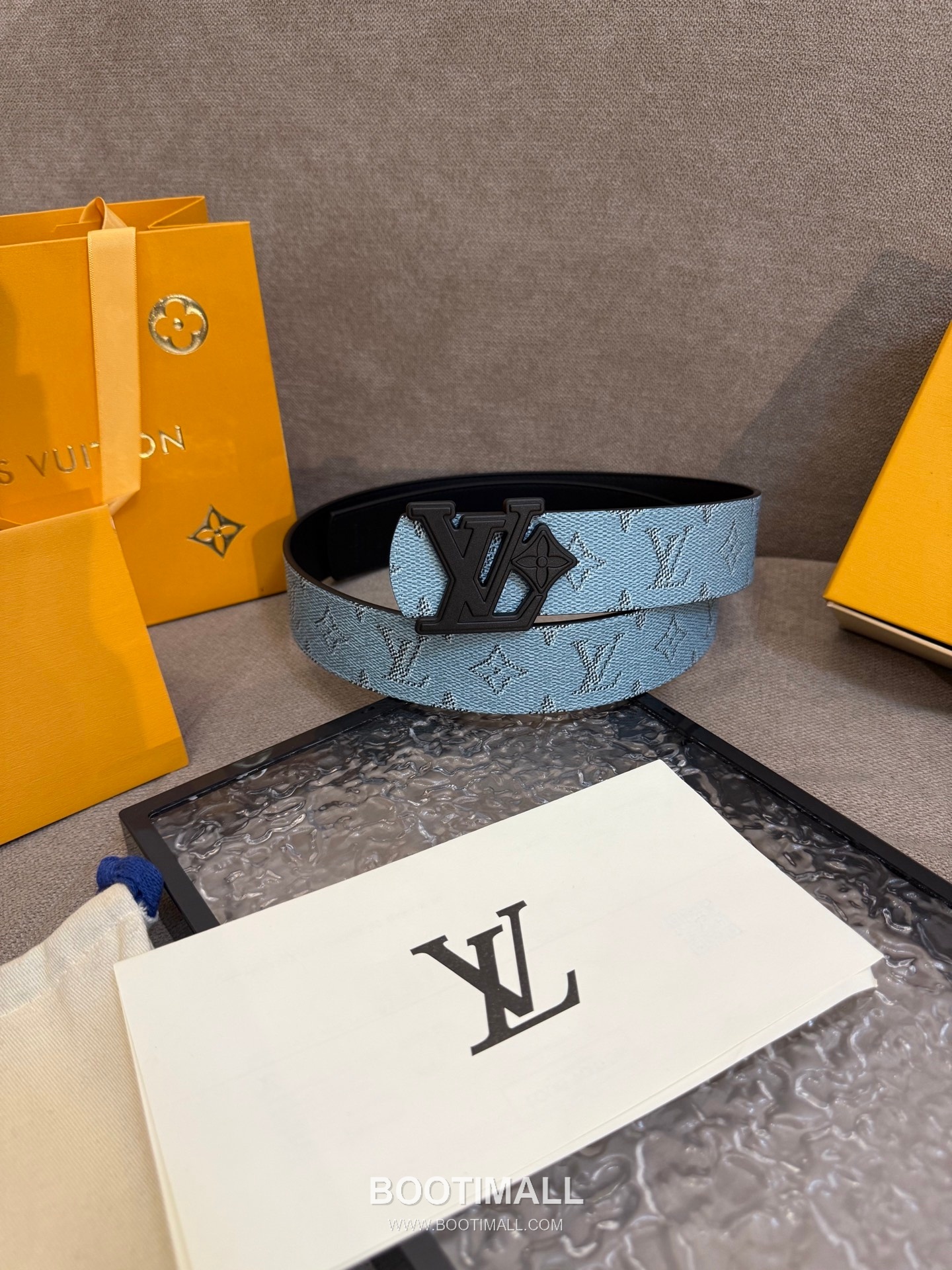 Louis Vuitton LV Dimension Monogram Canvas Reversible Belt with LV Dimension Buckle Palladium 루이비통 LV 디멘션 모노그램 캔버스 리버서블 벨트 LV 디멘션 버클 황동 베이스 팔라듐 피니시 4.0cm 1