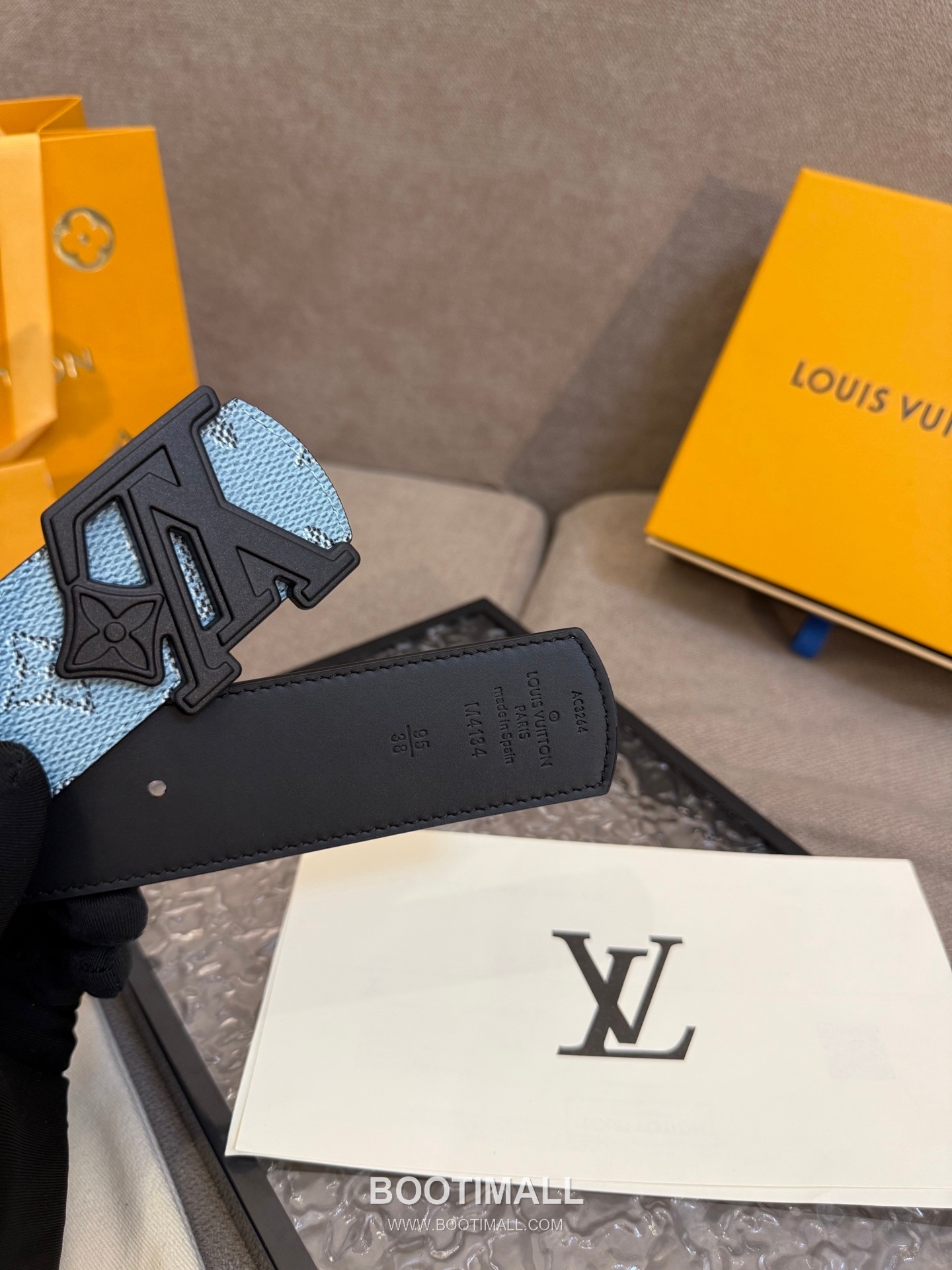 Louis Vuitton LV Dimension Monogram Canvas Reversible Belt with LV Dimension Buckle Palladium 루이비통 LV 디멘션 모노그램 캔버스 리버서블 벨트 LV 디멘션 버클 황동 베이스 팔라듐 피니시 4.0cm 6