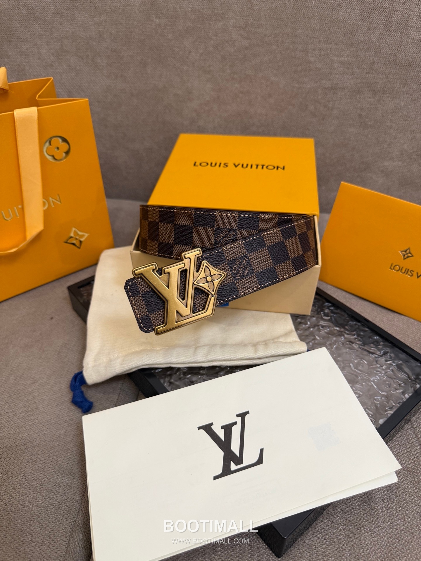 Louis Vuitton LV Dimension Monogram Canvas Reversible Belt with LV Dimension Buckle Palladium 루이비통 LV 디멘션 모노그램 캔버스 리버서블 벨트 LV 디멘션 버클 황동 베이스 팔라듐 피니시 4.0cm 6