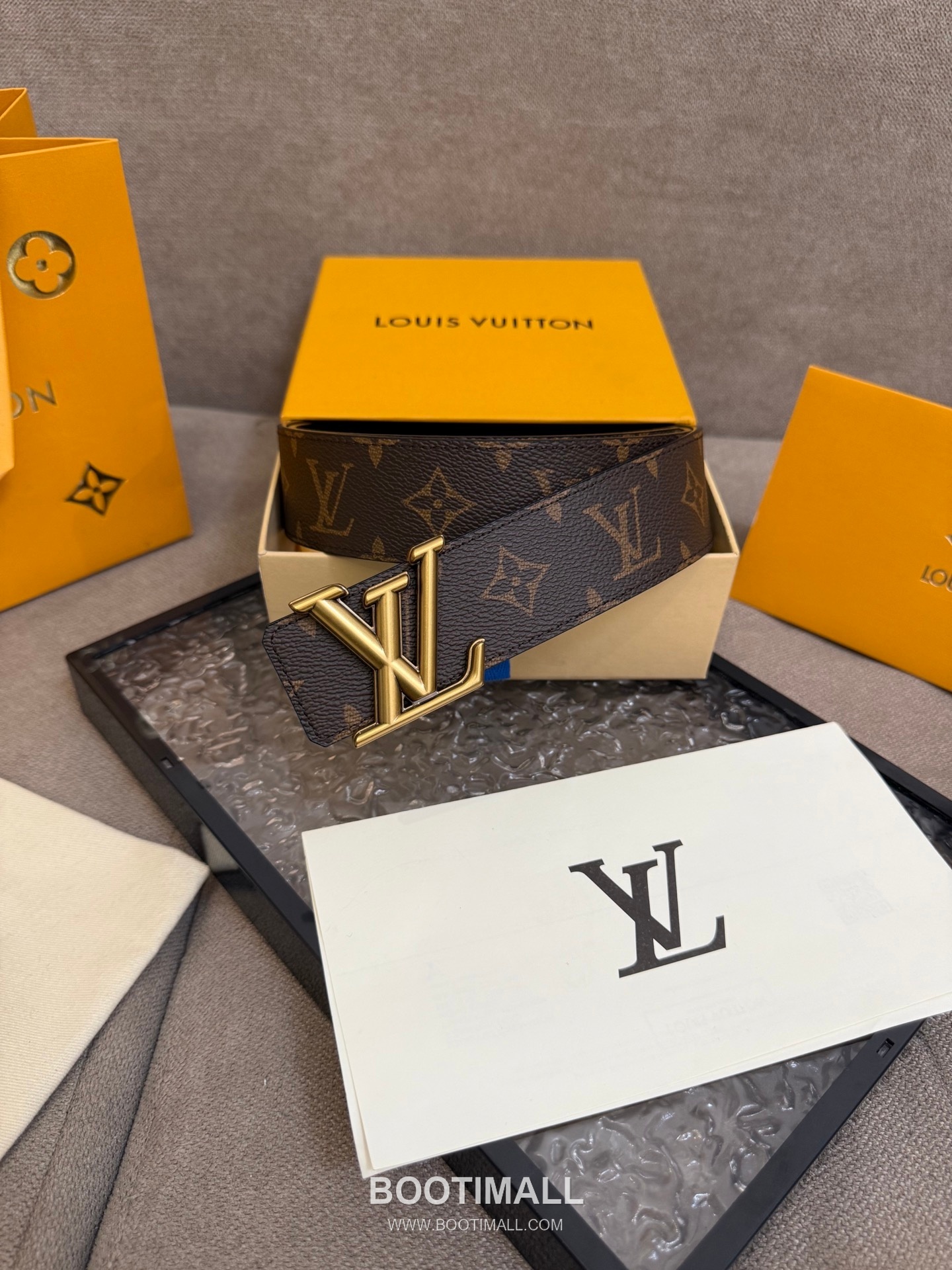Louis Vuitton LV Dimension Monogram Canvas Reversible Belt with LV Dimension Buckle Palladium 루이비통 LV 디멘션 모노그램 캔버스 리버서블 벨트 LV 디멘션 버클 황동 베이스 팔라듐 피니시 4.0cm 6