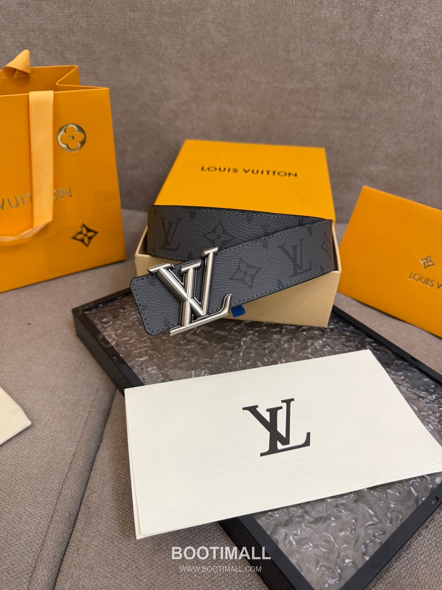 Louis Vuitton LV Dimension Monogram Canvas Reversible Belt with LV Dimension Buckle Palladium 루이비통 LV 디멘션 모노그램 캔버스 리버서블 벨트 LV 디멘션 버클 황동 베이스 팔라듐 피니시 4.0cm 6