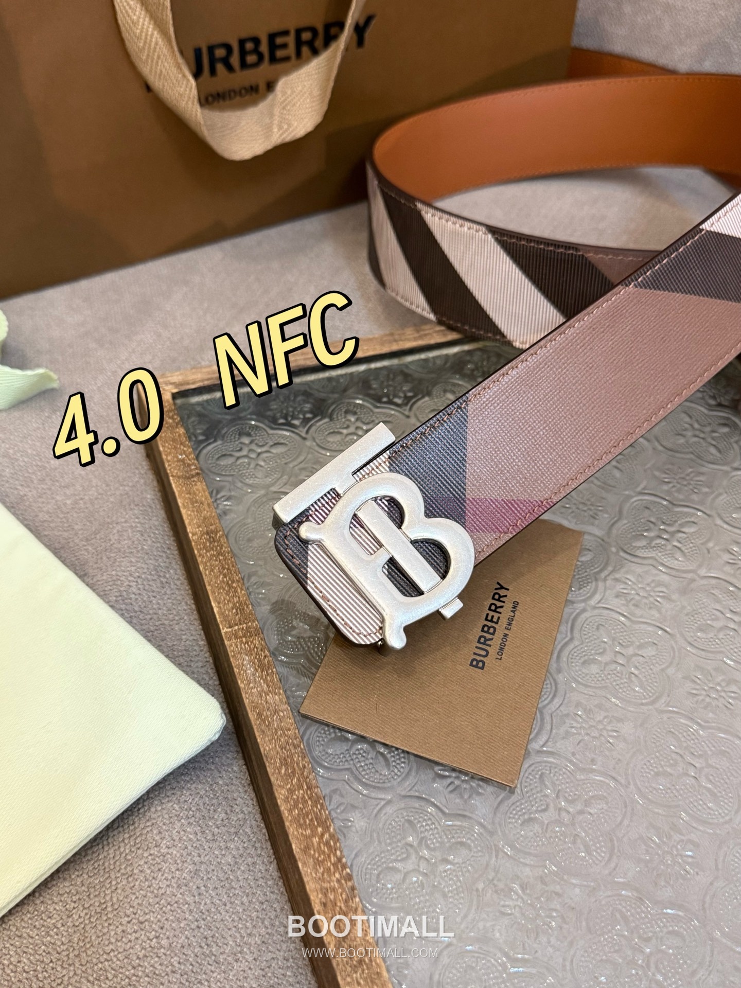 Burberry Check Canvas Calfskin Leather Reversible Belt with Logo Buckle Palladium 버버리 체크 캔버스 카프스킨 레더 리버서블 벨트 로고 버클 황동 베이스 팔라듐 피니시 4.0cm 3