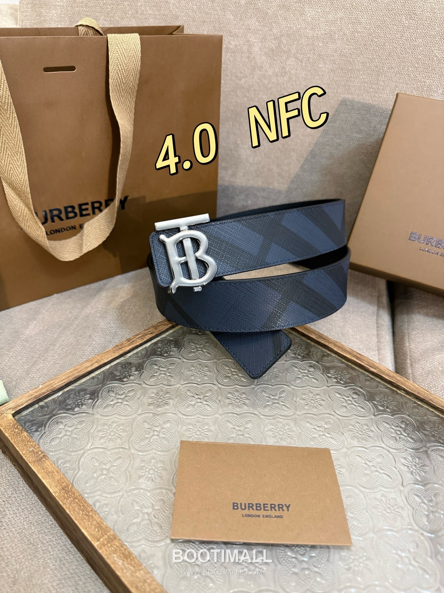Burberry Check Canvas Calfskin Leather Reversible Belt with Logo Buckle Palladium 버버리 체크 캔버스 카프스킨 레더 리버서블 벨트 로고 버클 황동 베이스 팔라듐 피니시 4.0cm 1