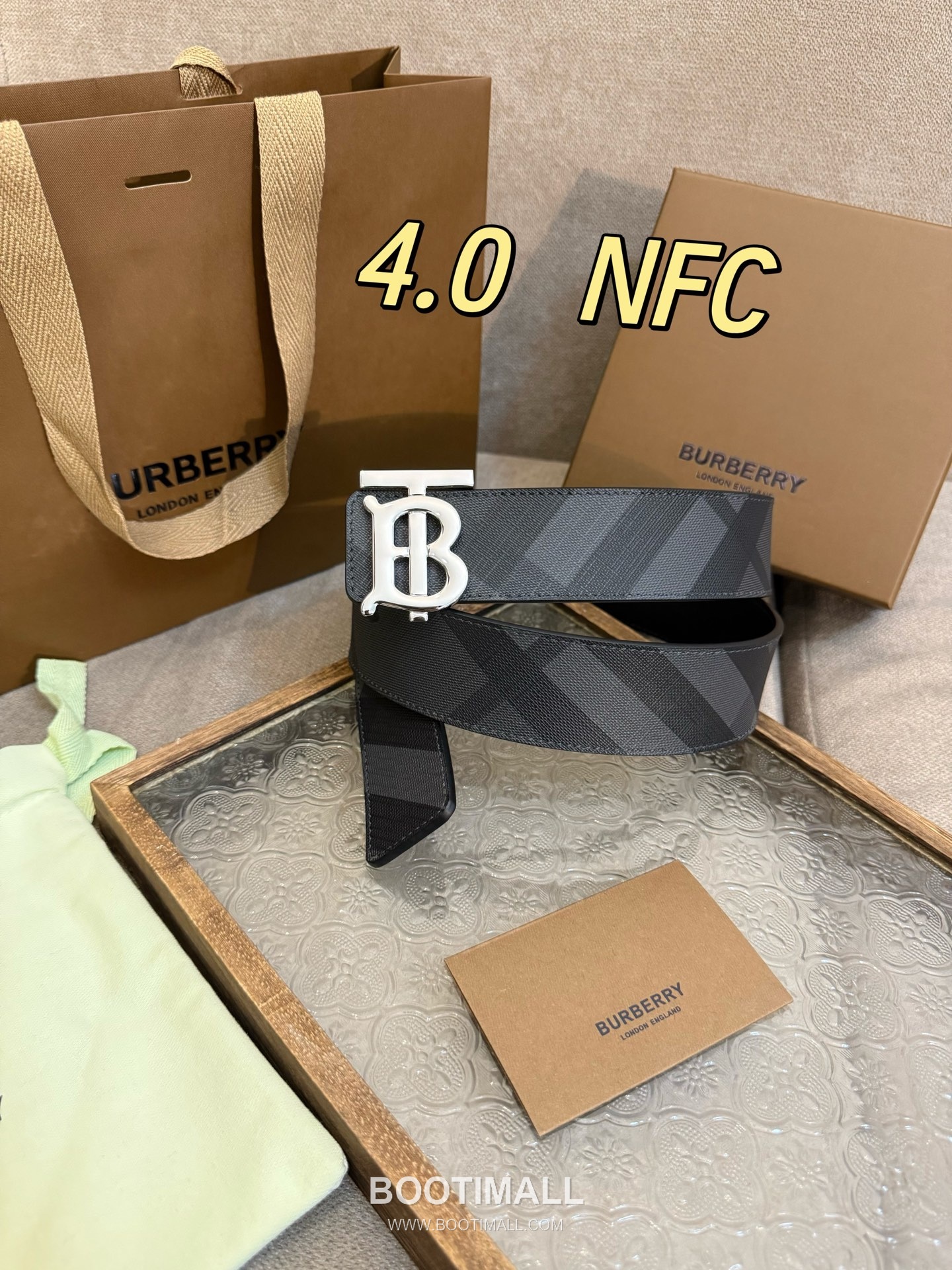 Burberry Check Canvas Calfskin Leather Reversible Belt with Logo Buckle Palladium 버버리 체크 캔버스 카프스킨 레더 리버서블 벨트 로고 버클 황동 베이스 팔라듐 피니시 4.0cm 1