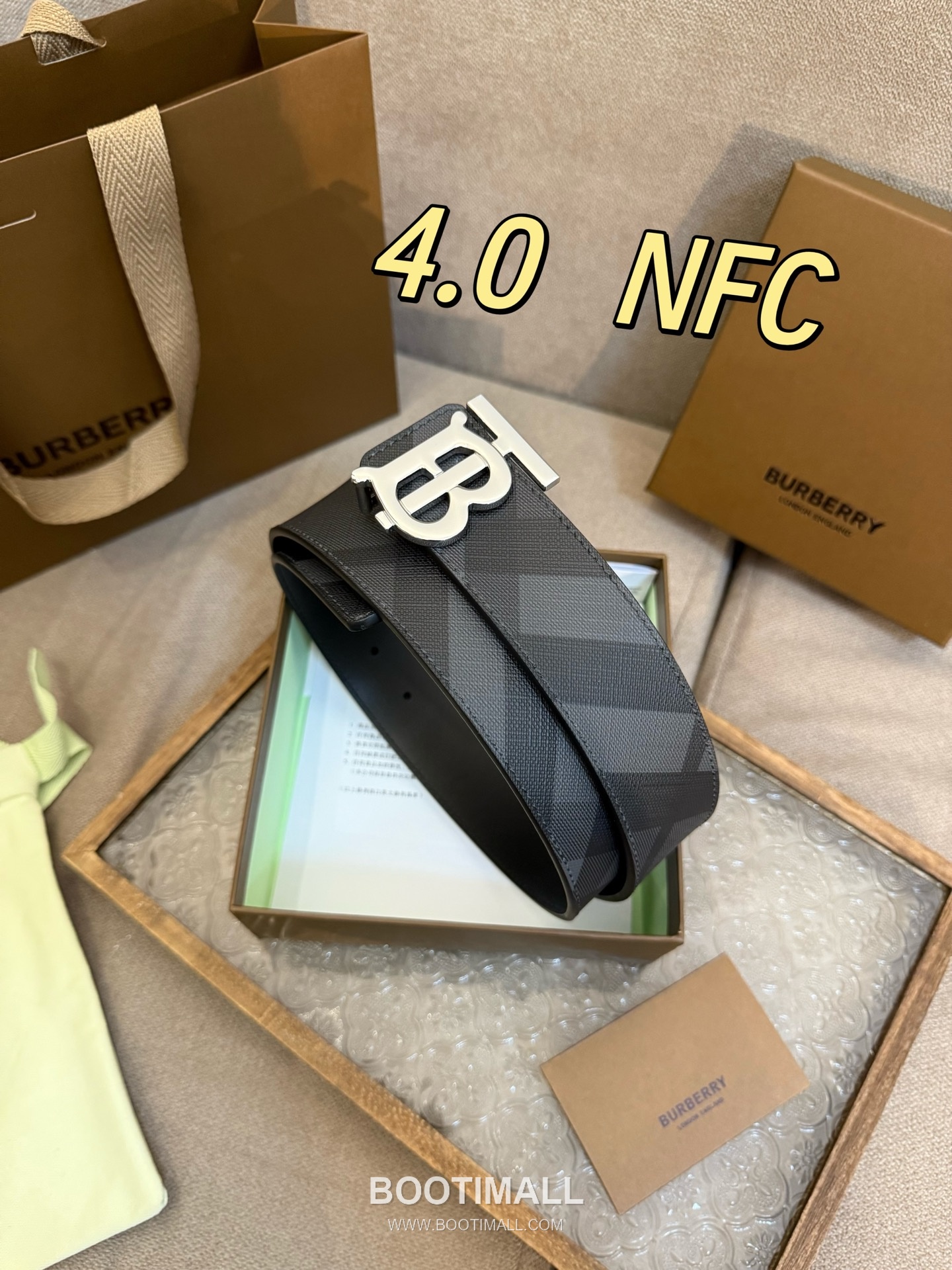 Burberry Check Canvas Calfskin Leather Reversible Belt with Logo Buckle Palladium 버버리 체크 캔버스 카프스킨 레더 리버서블 벨트 로고 버클 황동 베이스 팔라듐 피니시 4.0cm 4