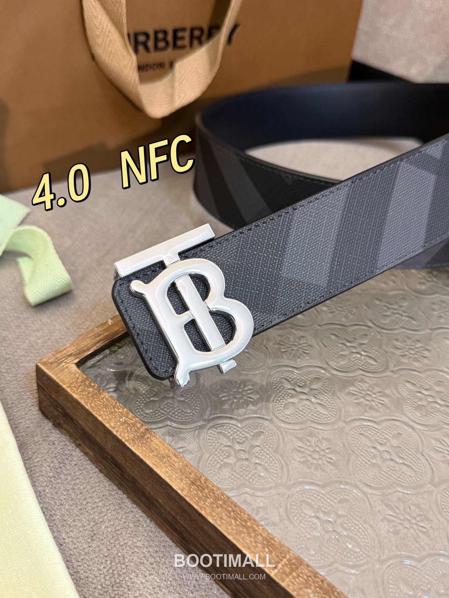 Burberry Check Canvas Calfskin Leather Reversible Belt with Logo Buckle Palladium 버버리 체크 캔버스 카프스킨 레더 리버서블 벨트 로고 버클 황동 베이스 팔라듐 피니시 4.0cm 5