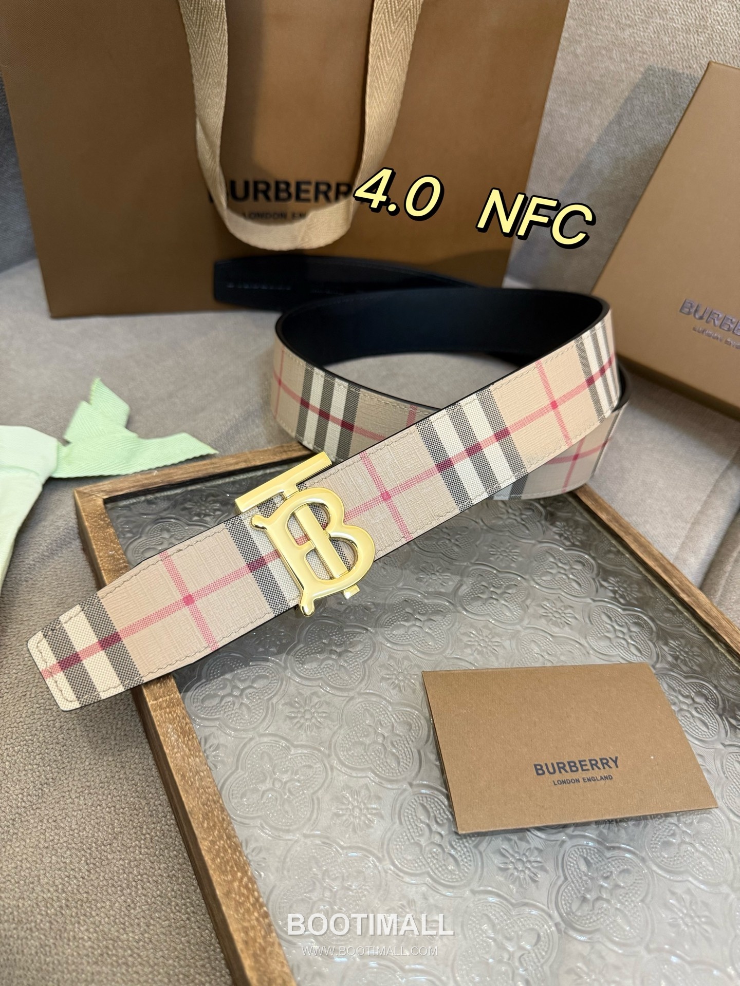 Burberry Check Canvas Calfskin Leather Reversible Belt with Logo Buckle Palladium 버버리 체크 캔버스 카프스킨 레더 리버서블 벨트 로고 버클 황동 베이스 팔라듐 피니시 4.0cm 1