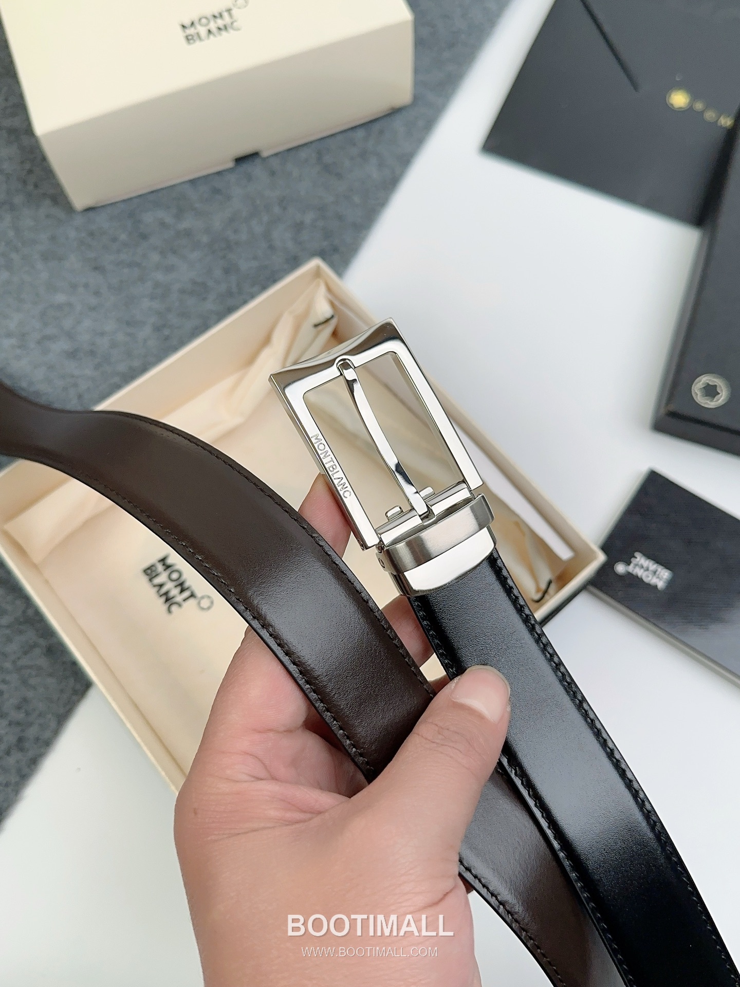 Montblanc Calfskin Leather Reversible Belt with Pin Buckle Palladium 몽블랑 카프스킨 레더 리버서블 벨트 핀 버클 황동 베이스 팔라듐 피니시 3.0cm 2