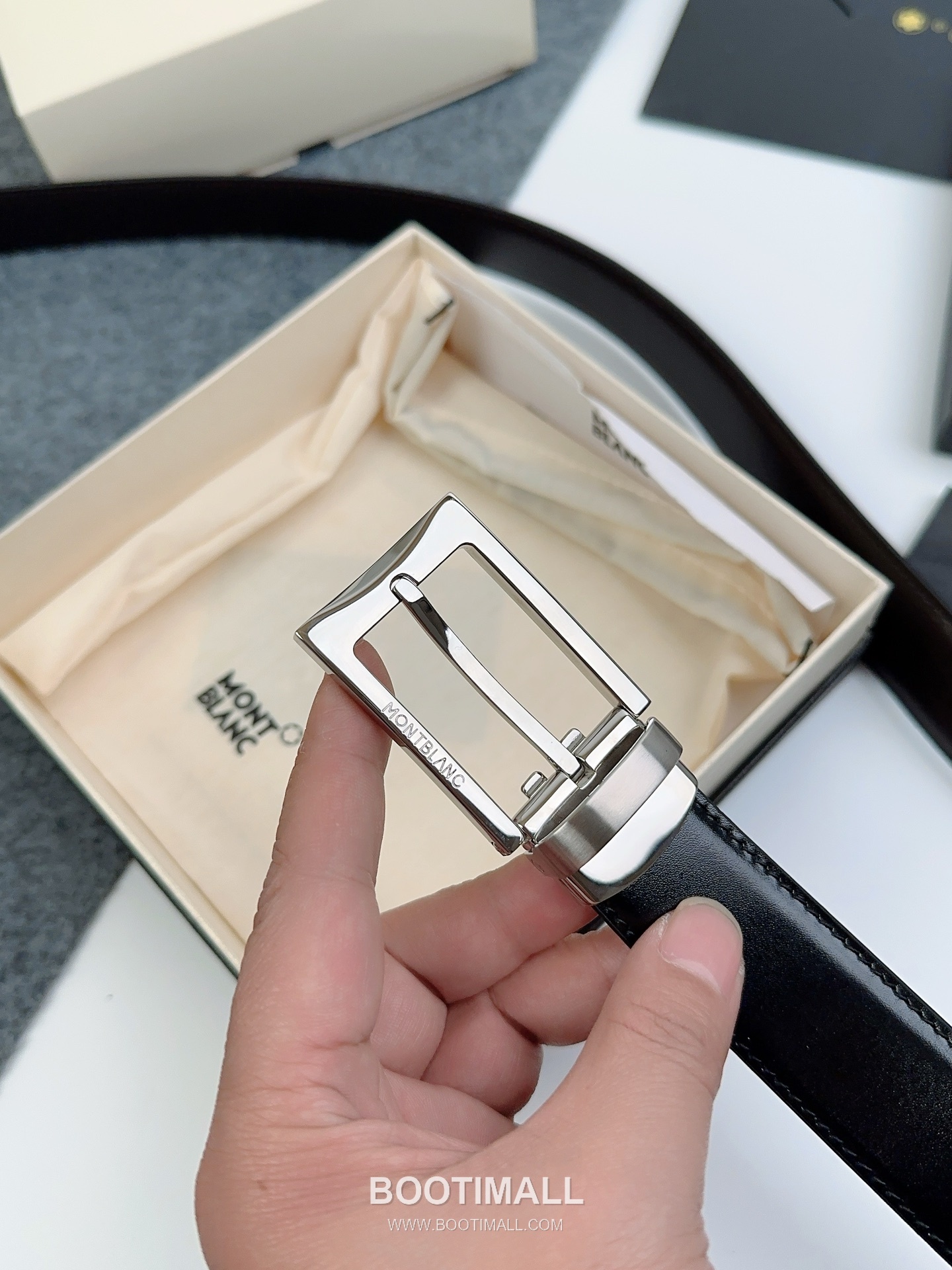 Montblanc Calfskin Leather Reversible Belt with Pin Buckle Palladium 몽블랑 카프스킨 레더 리버서블 벨트 핀 버클 황동 베이스 팔라듐 피니시 3.0cm 5