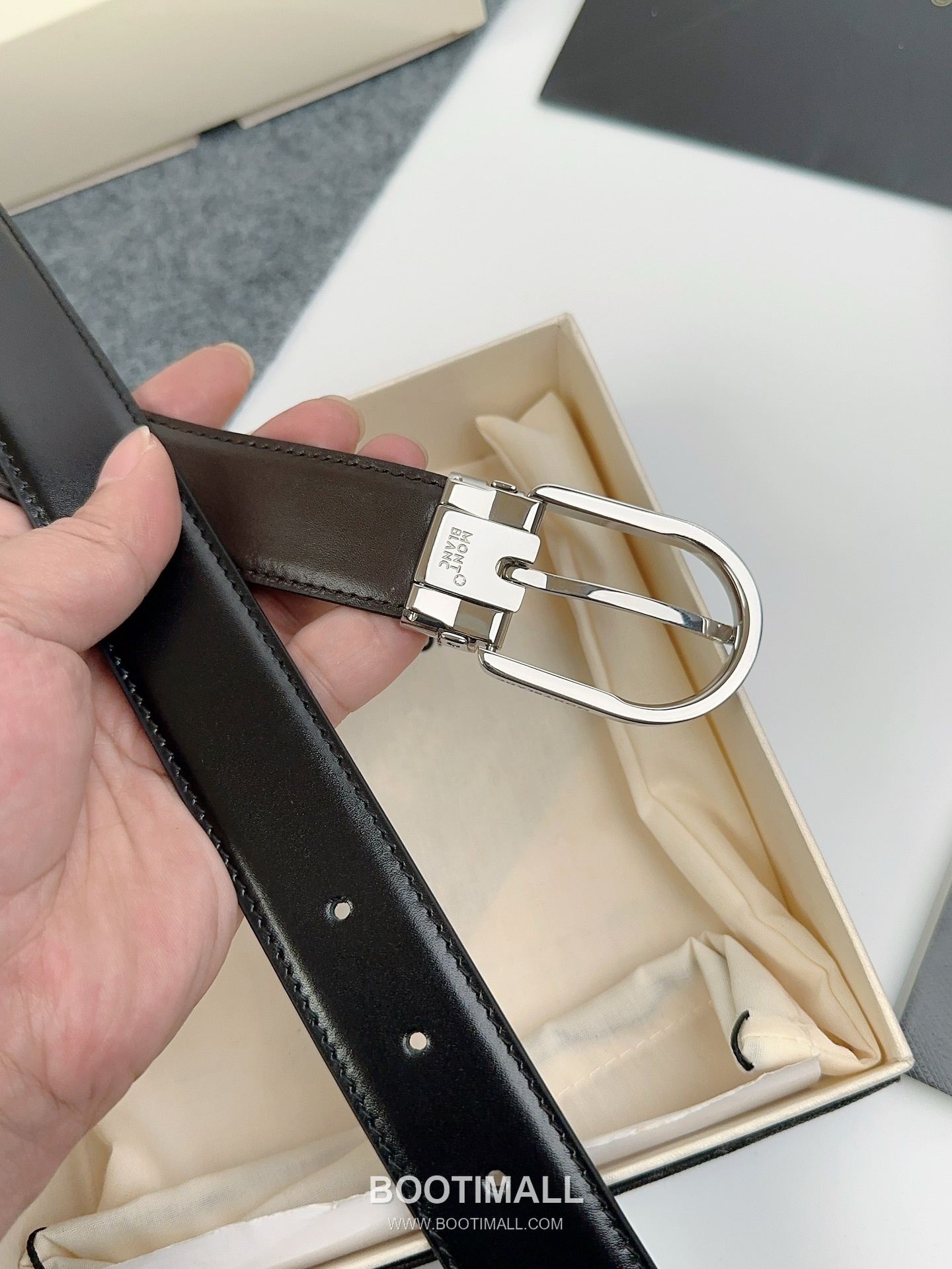 Montblanc Calfskin Leather Reversible Belt with Pin Buckle Palladium 몽블랑 카프스킨 레더 리버서블 벨트 핀 버클 황동 베이스 팔라듐 피니시 3.0cm 9