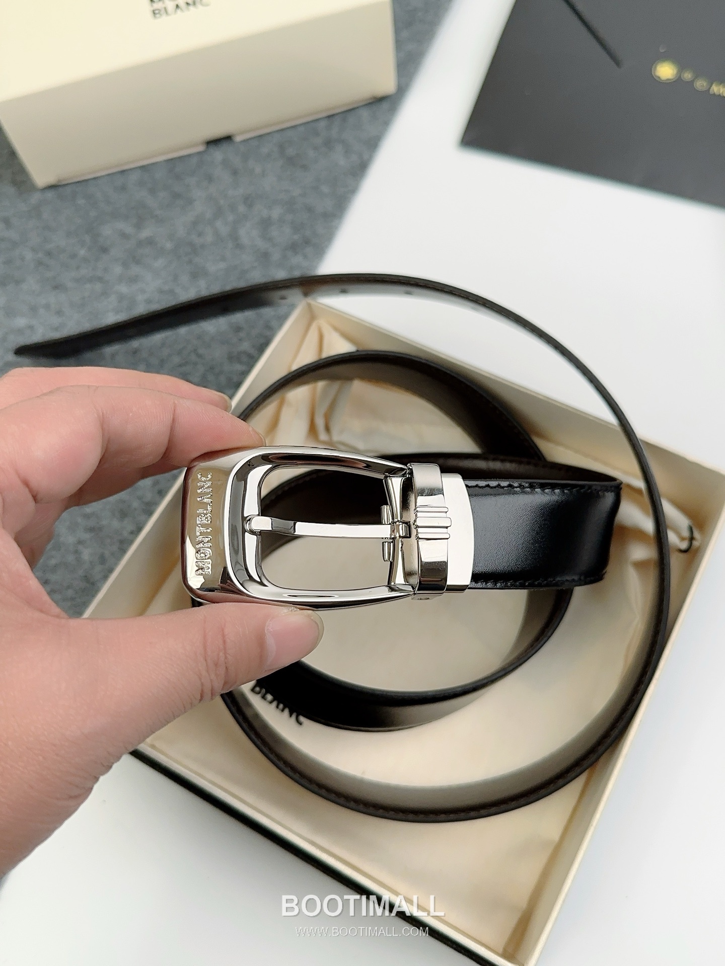 Montblanc Calfskin Leather Reversible Belt with Pin Buckle Palladium 몽블랑 카프스킨 레더 리버서블 벨트 핀 버클 황동 베이스 팔라듐 피니시 3.0cm 3