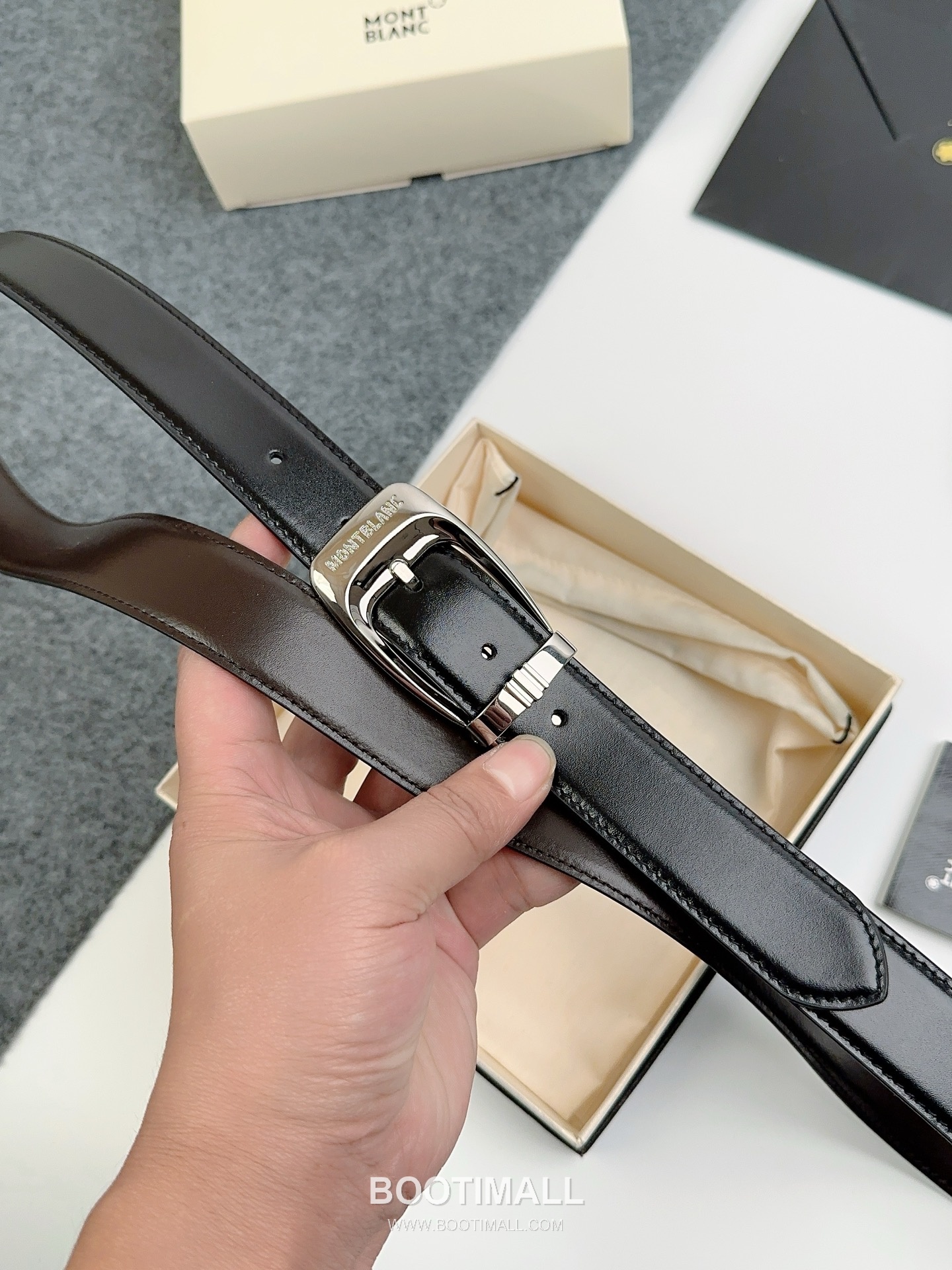 Montblanc Calfskin Leather Reversible Belt with Pin Buckle Palladium 몽블랑 카프스킨 레더 리버서블 벨트 핀 버클 황동 베이스 팔라듐 피니시 3.0cm 4