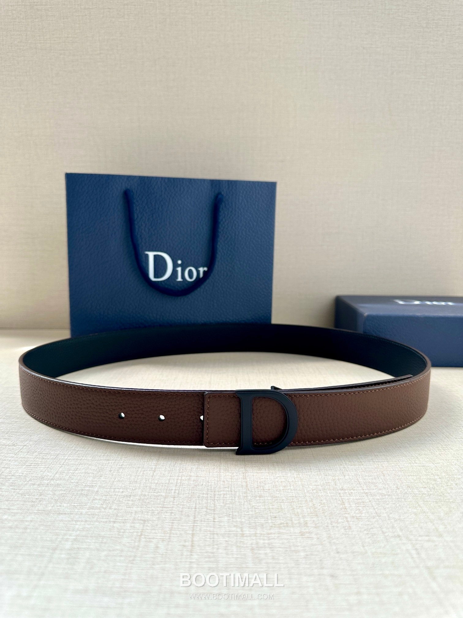 Dior Calfskin Grained Leather Reversible Belt with Logo Buckle Palladium 디올 카프스킨 그레인 레더 리버서블 벨트 로고 버클 황동 베이스 팔라듐 피니시 3.5cm 1