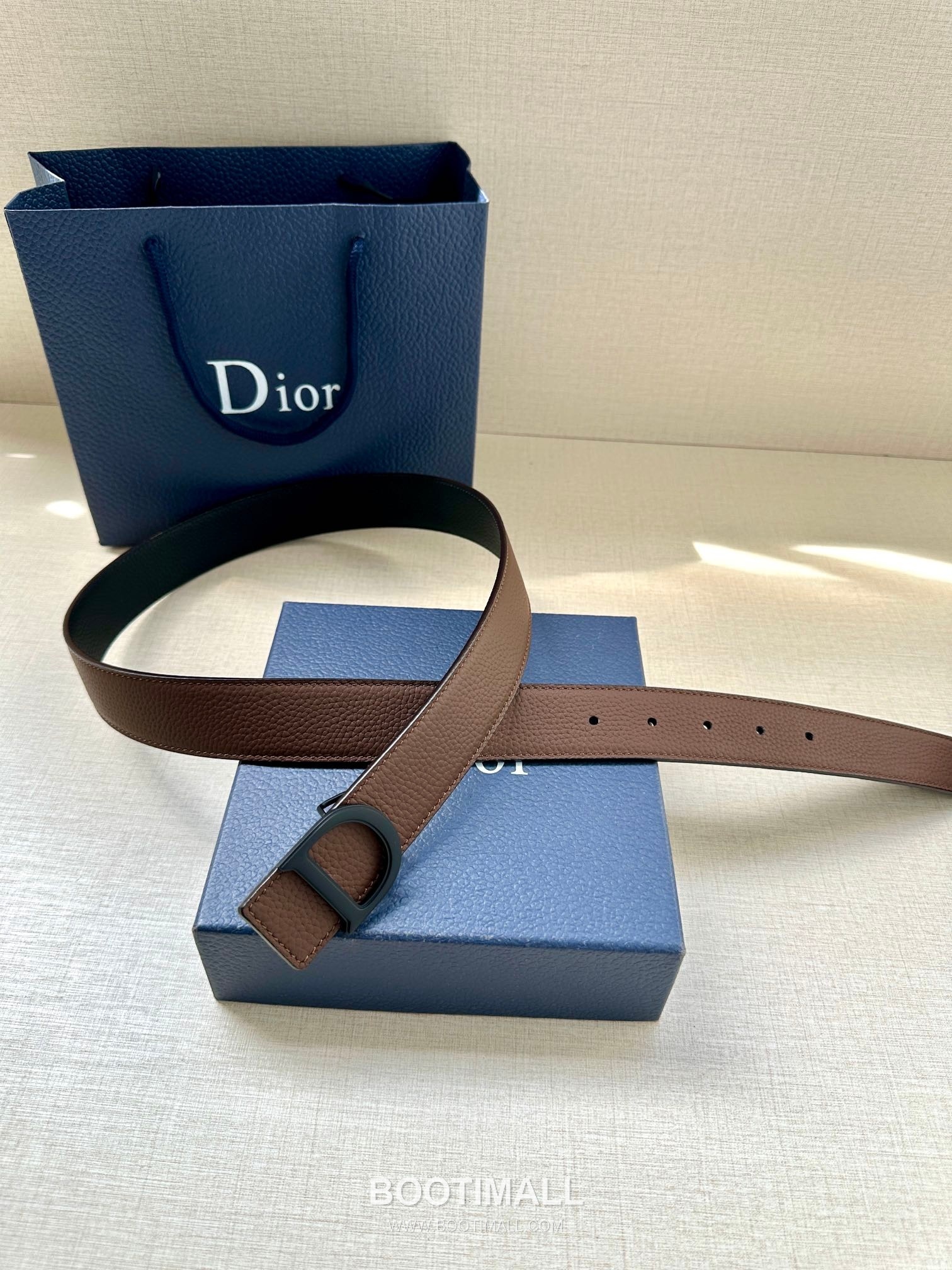 Dior Calfskin Grained Leather Reversible Belt with Logo Buckle Palladium 디올 카프스킨 그레인 레더 리버서블 벨트 로고 버클 황동 베이스 팔라듐 피니시 3.5cm 5