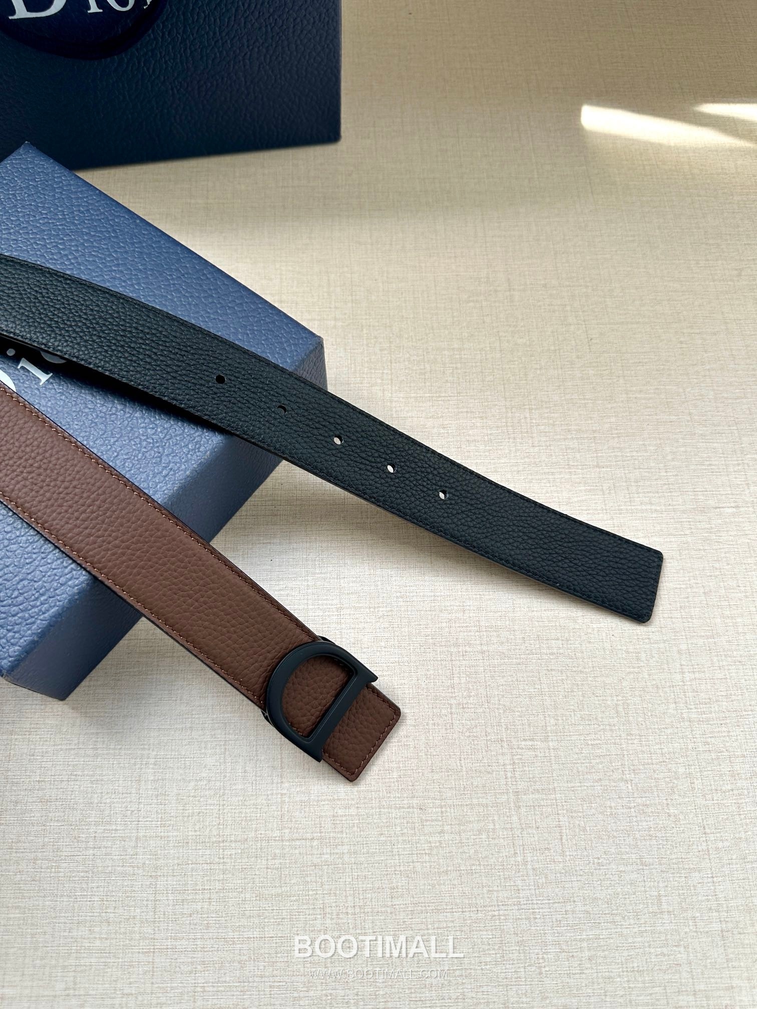 Dior Calfskin Grained Leather Reversible Belt with Logo Buckle Palladium 디올 카프스킨 그레인 레더 리버서블 벨트 로고 버클 황동 베이스 팔라듐 피니시 3.5cm 6