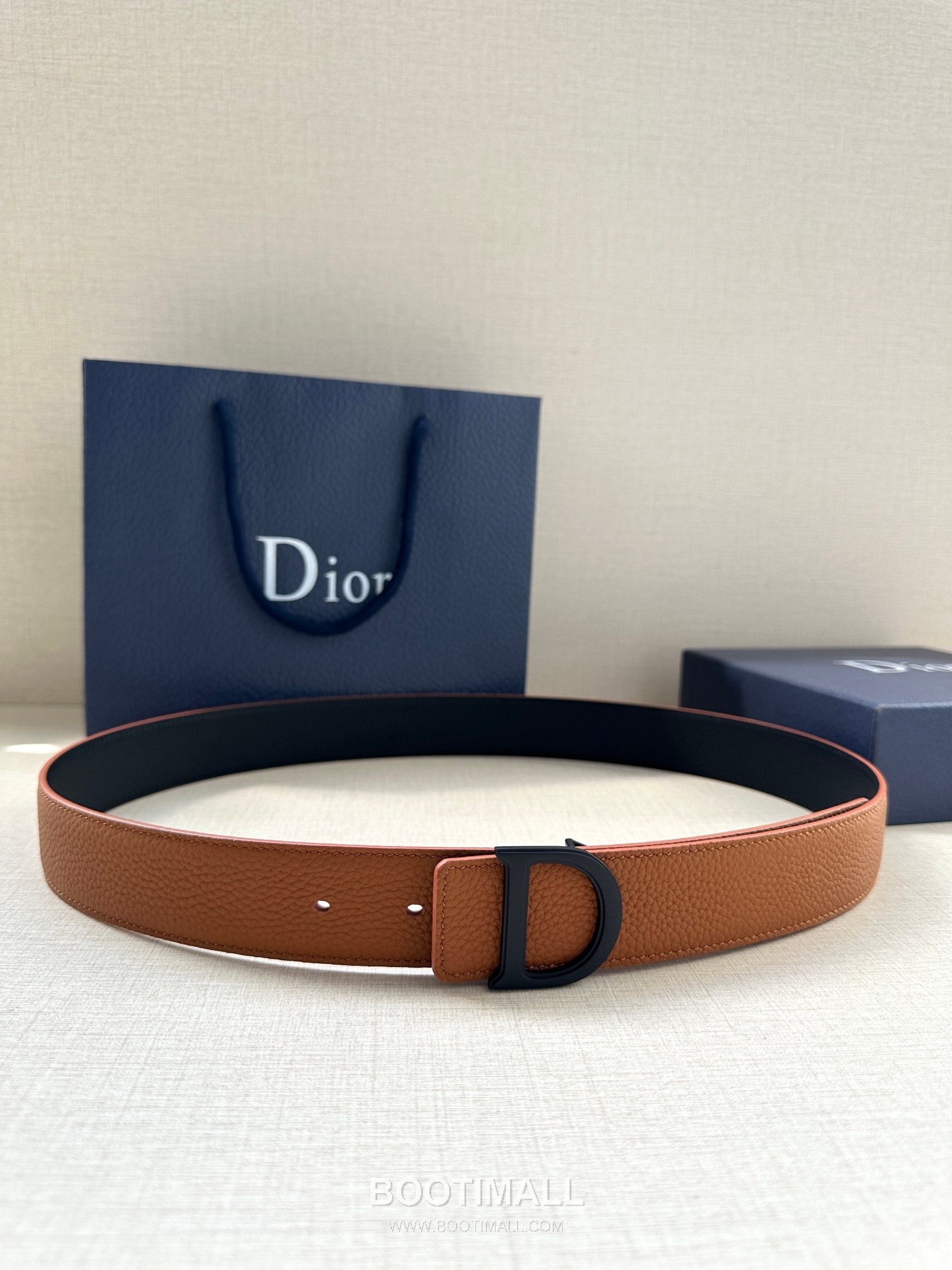 Dior Calfskin Grained Leather Reversible Belt with Logo Buckle Palladium 디올 카프스킨 그레인 레더 리버서블 벨트 로고 버클 황동 베이스 팔라듐 피니시 3.5cm 1