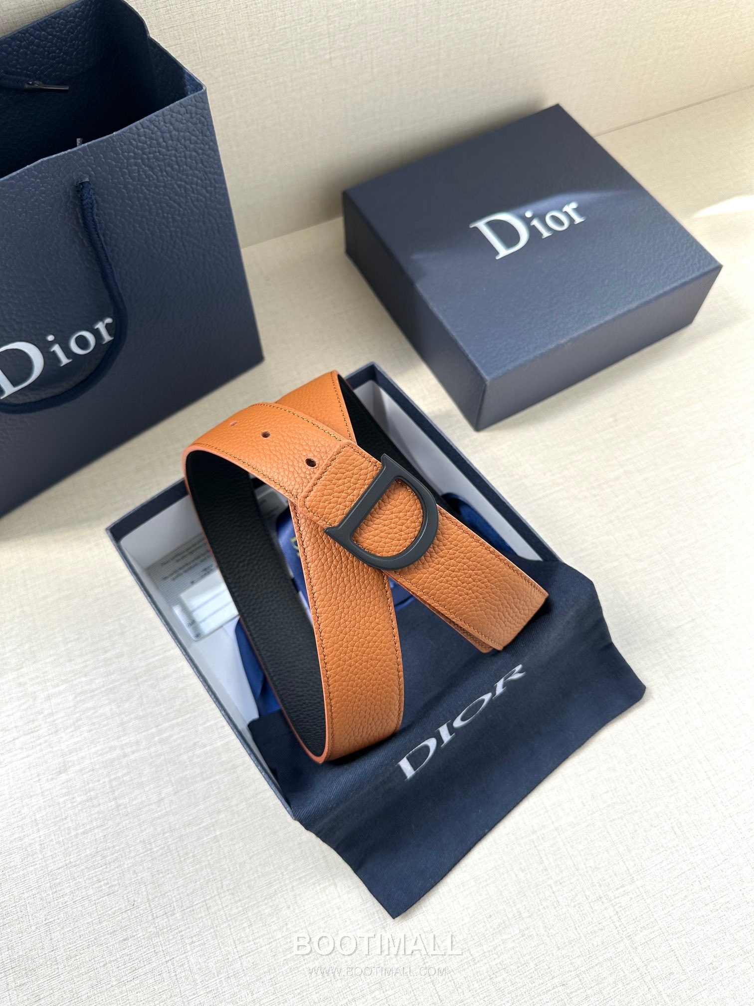 Dior Calfskin Grained Leather Reversible Belt with Logo Buckle Palladium 디올 카프스킨 그레인 레더 리버서블 벨트 로고 버클 황동 베이스 팔라듐 피니시 3.5cm 4