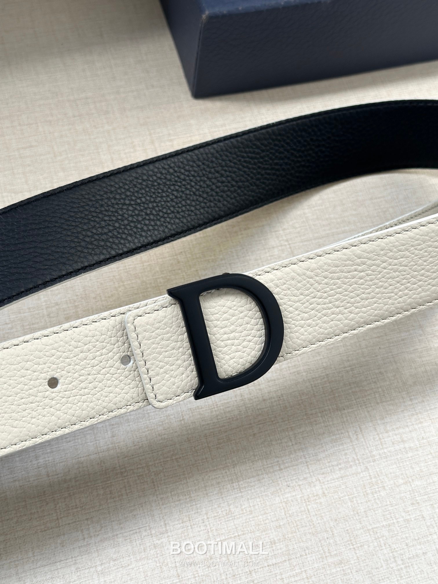 Dior Calfskin Grained Leather Reversible Belt with Logo Buckle Palladium 디올 카프스킨 그레인 레더 리버서블 벨트 로고 버클 황동 베이스 팔라듐 피니시 3.5cm 3