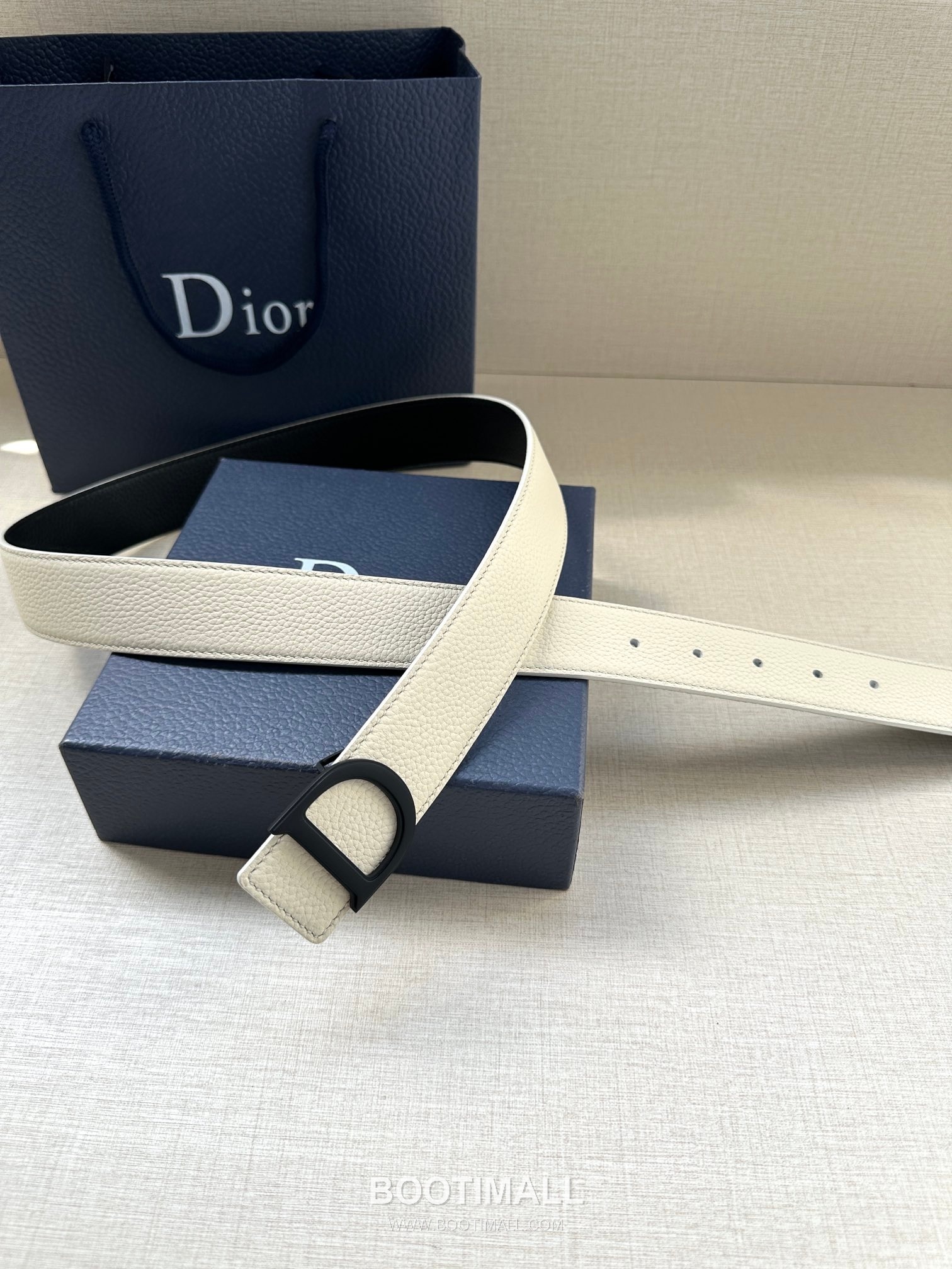 Dior Calfskin Grained Leather Reversible Belt with Logo Buckle Palladium 디올 카프스킨 그레인 레더 리버서블 벨트 로고 버클 황동 베이스 팔라듐 피니시 3.5cm 4