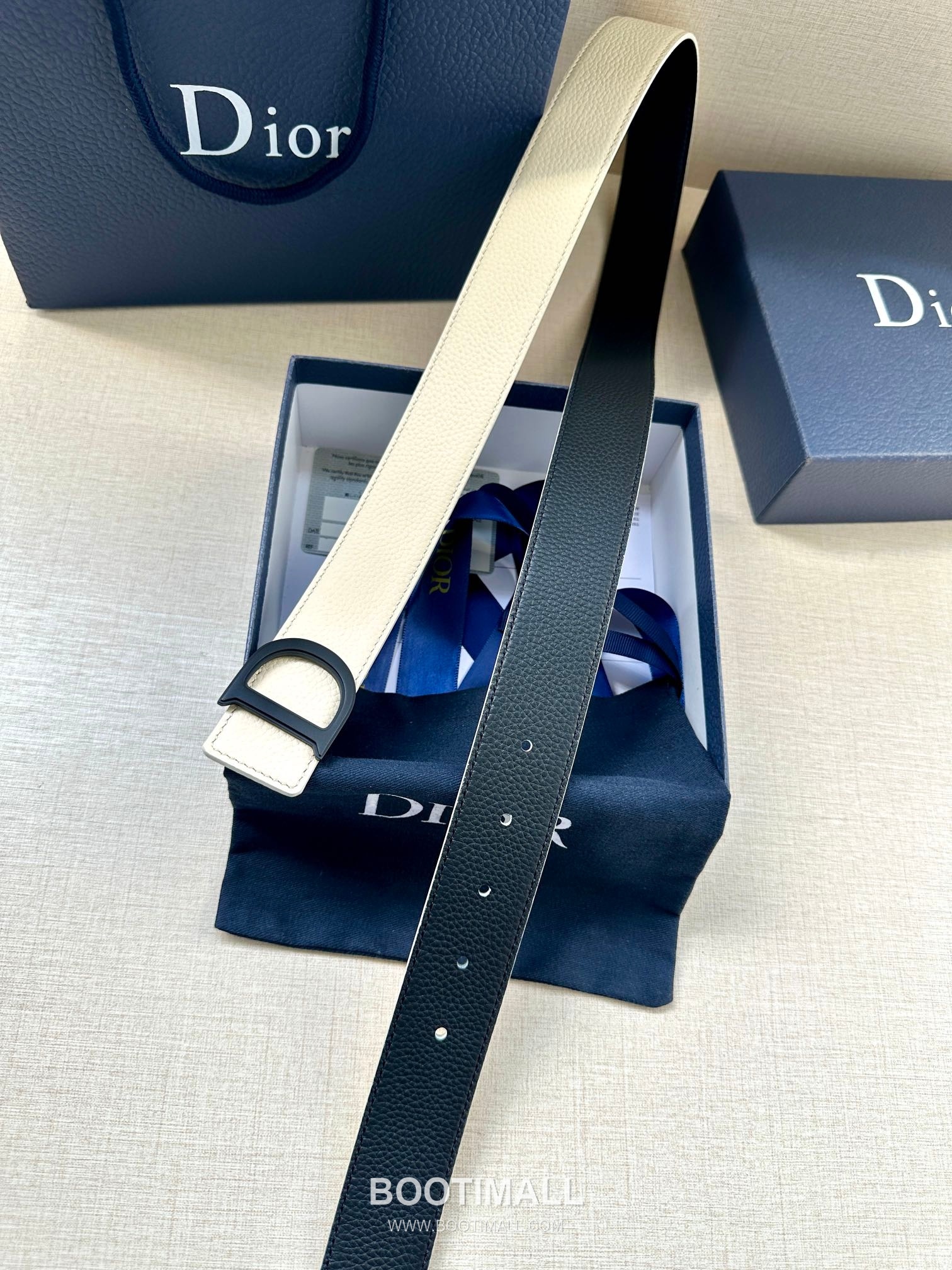 Dior Calfskin Grained Leather Reversible Belt with Logo Buckle Palladium 디올 카프스킨 그레인 레더 리버서블 벨트 로고 버클 황동 베이스 팔라듐 피니시 3.5cm 5