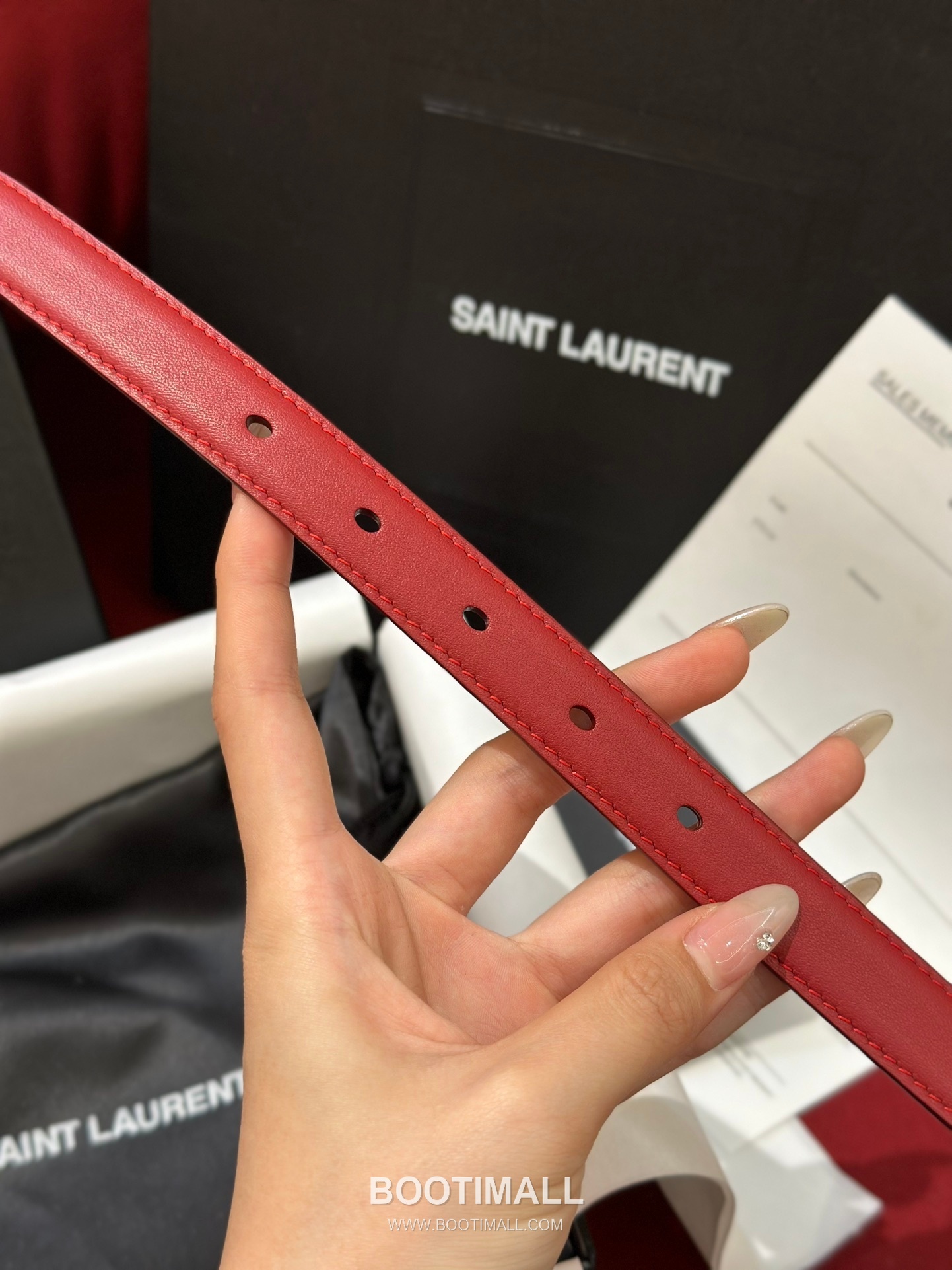 Saint Laurent Calfskin Leather Reversible Belt with YSL Logo Pin Buckle Gold-Plated 생로랑 카프스킨 레더 리버서블 벨트 YSL 로고 핀 버클 황동 베이스 금도금 2.0cm 4