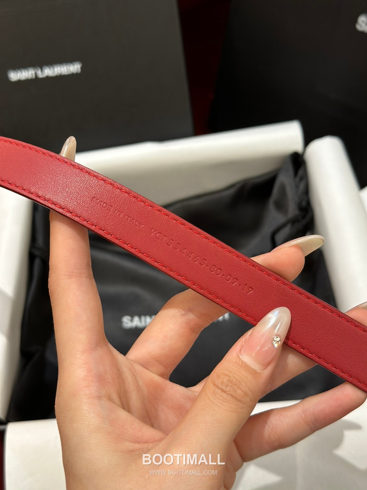 Saint Laurent Calfskin Leather Reversible Belt with YSL Logo Pin Buckle Gold-Plated 생로랑 카프스킨 레더 리버서블 벨트 YSL 로고 핀 버클 황동 베이스 금도금 2.0cm 8