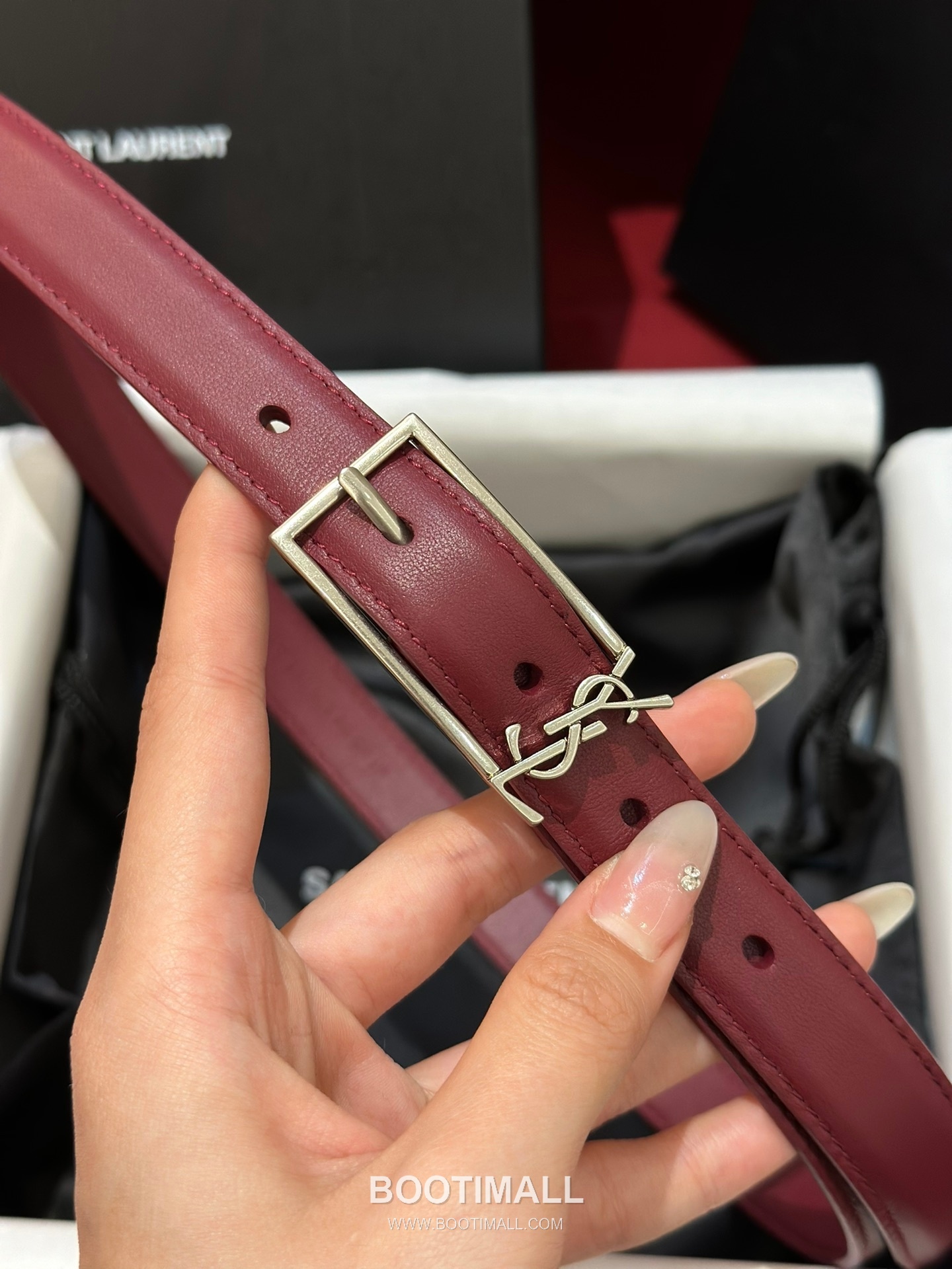 Saint Laurent Calfskin Leather Reversible Belt with YSL Logo Pin Buckle Gold-Plated 생로랑 카프스킨 레더 리버서블 벨트 YSL 로고 핀 버클 황동 베이스 금도금 2.0cm 4