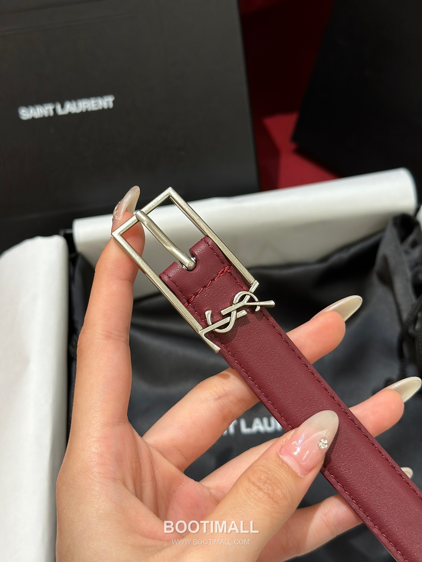 Saint Laurent Calfskin Leather Reversible Belt with YSL Logo Pin Buckle Gold-Plated 생로랑 카프스킨 레더 리버서블 벨트 YSL 로고 핀 버클 황동 베이스 금도금 2.0cm 5