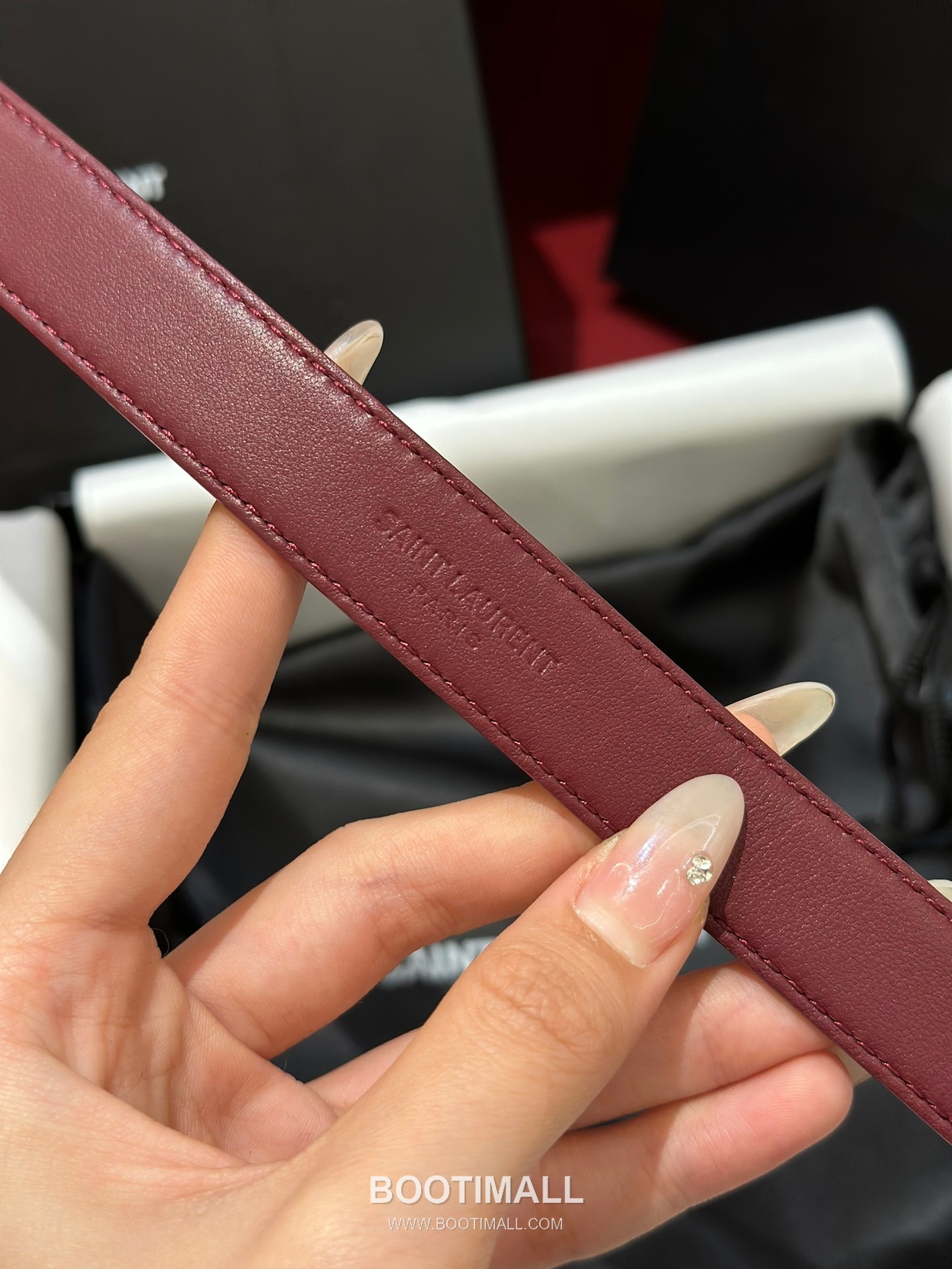 Saint Laurent Calfskin Leather Reversible Belt with YSL Logo Pin Buckle Gold-Plated 생로랑 카프스킨 레더 리버서블 벨트 YSL 로고 핀 버클 황동 베이스 금도금 2.0cm 8