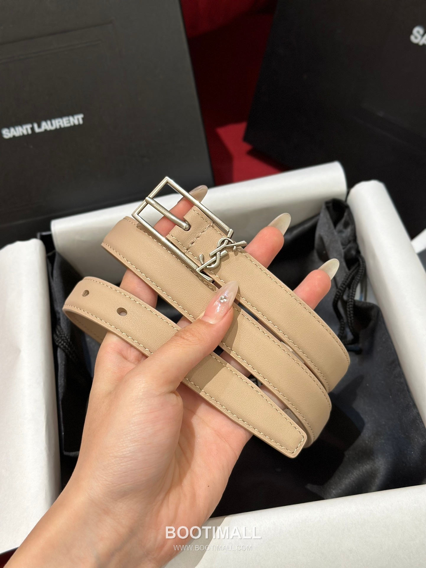 Saint Laurent Calfskin Leather Reversible Belt with YSL Logo Pin Buckle Gold-Plated 생로랑 카프스킨 레더 리버서블 벨트 YSL 로고 핀 버클 황동 베이스 금도금 2.0cm 2
