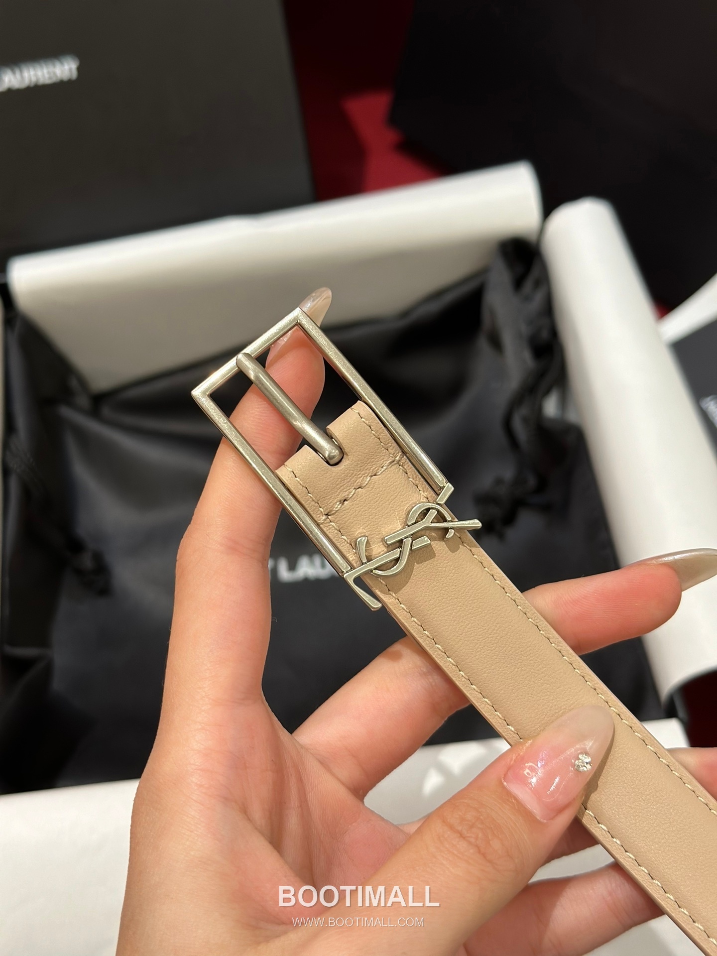 Saint Laurent Calfskin Leather Reversible Belt with YSL Logo Pin Buckle Gold-Plated 생로랑 카프스킨 레더 리버서블 벨트 YSL 로고 핀 버클 황동 베이스 금도금 2.0cm 5