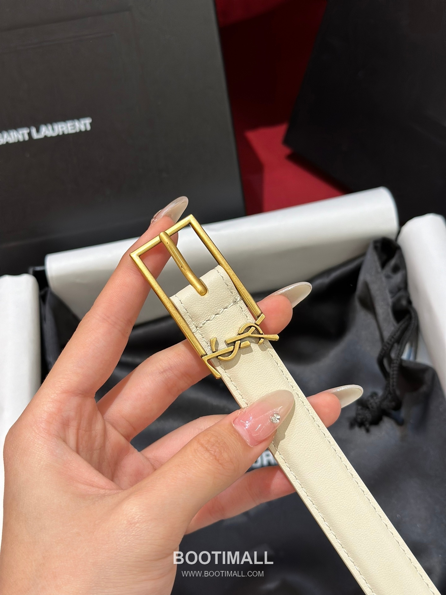 Saint Laurent Calfskin Leather Reversible Belt with YSL Logo Pin Buckle Gold-Plated 생로랑 카프스킨 레더 리버서블 벨트 YSL 로고 핀 버클 황동 베이스 금도금 2.0cm 5