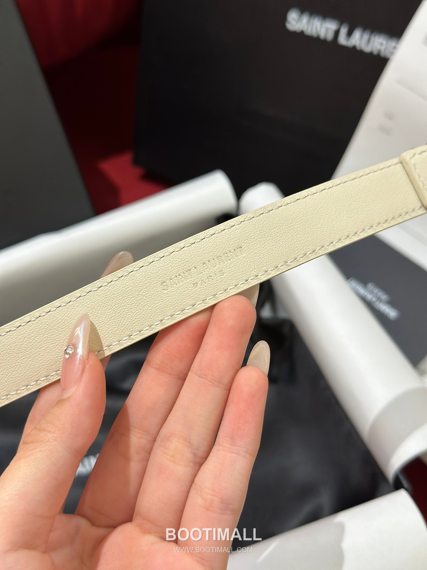 Saint Laurent Calfskin Leather Reversible Belt with YSL Logo Pin Buckle Gold-Plated 생로랑 카프스킨 레더 리버서블 벨트 YSL 로고 핀 버클 황동 베이스 금도금 2.0cm 7