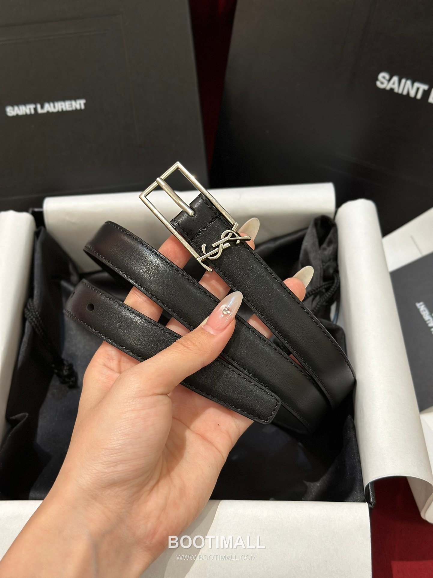 Saint Laurent Calfskin Leather Reversible Belt with YSL Logo Pin Buckle Gold-Plated 생로랑 카프스킨 레더 리버서블 벨트 YSL 로고 핀 버클 황동 베이스 금도금 2.0cm 2
