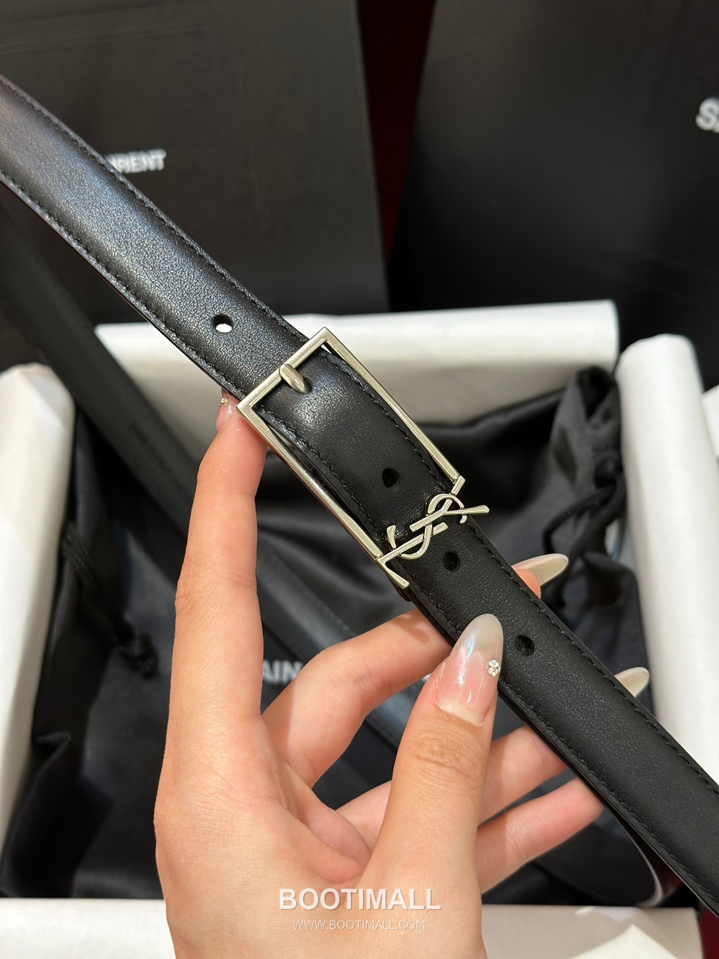 Saint Laurent Calfskin Leather Reversible Belt with YSL Logo Pin Buckle Gold-Plated 생로랑 카프스킨 레더 리버서블 벨트 YSL 로고 핀 버클 황동 베이스 금도금 2.0cm 4