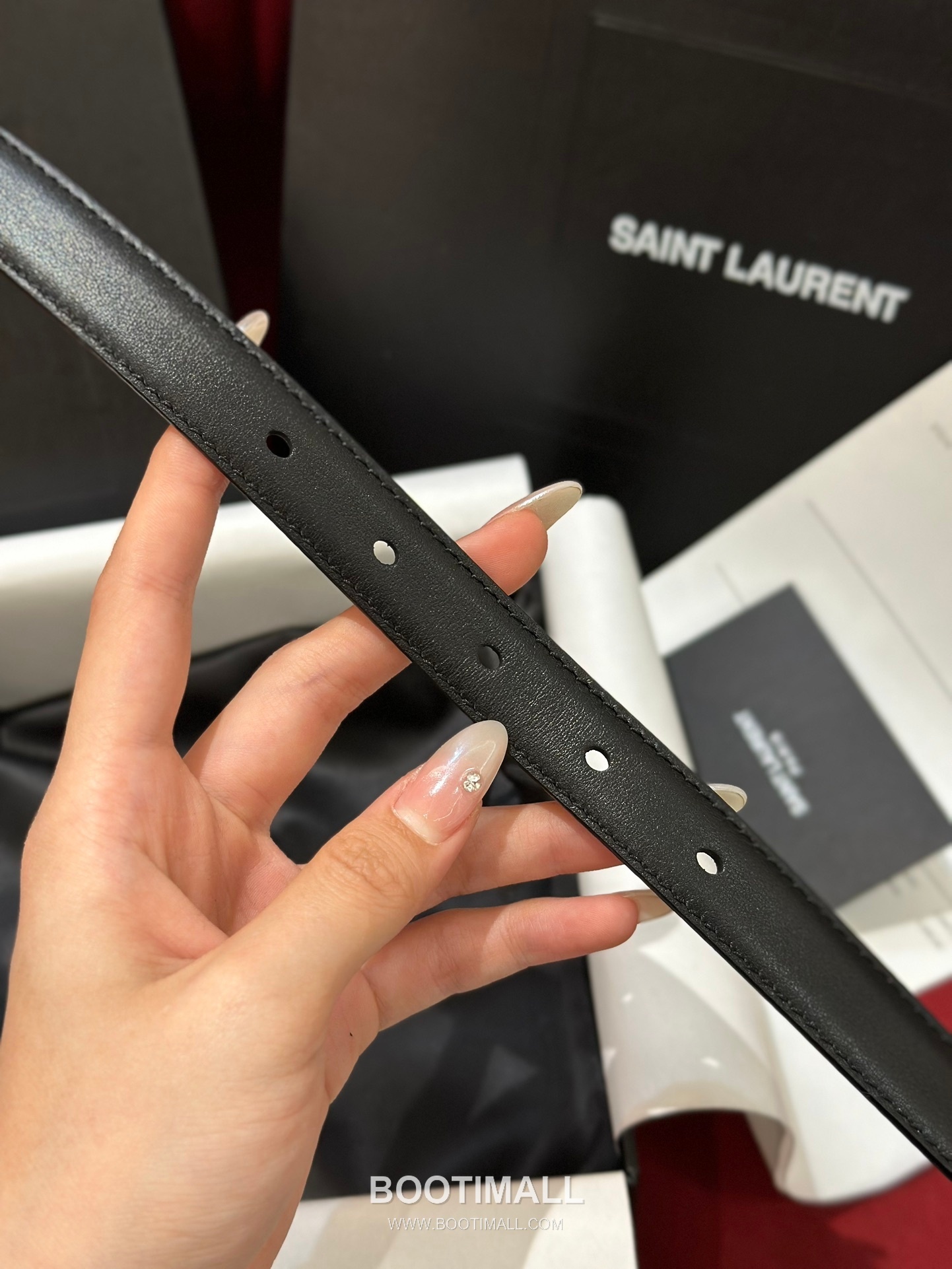 Saint Laurent Calfskin Leather Reversible Belt with YSL Logo Pin Buckle Gold-Plated 생로랑 카프스킨 레더 리버서블 벨트 YSL 로고 핀 버클 황동 베이스 금도금 2.0cm 6