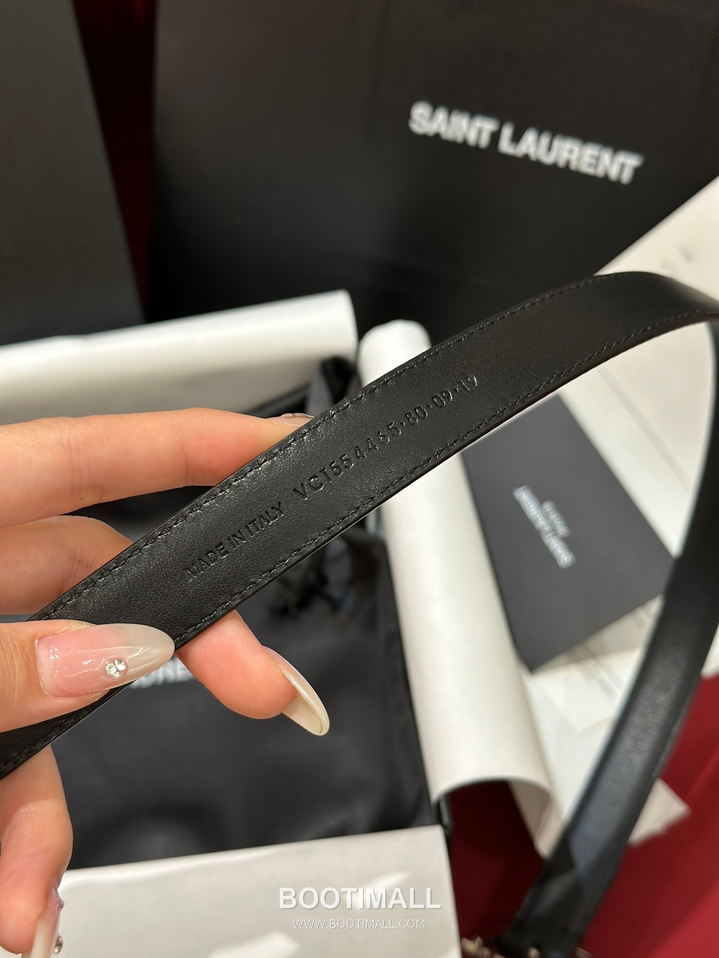 Saint Laurent Calfskin Leather Reversible Belt with YSL Logo Pin Buckle Gold-Plated 생로랑 카프스킨 레더 리버서블 벨트 YSL 로고 핀 버클 황동 베이스 금도금 2.0cm 8