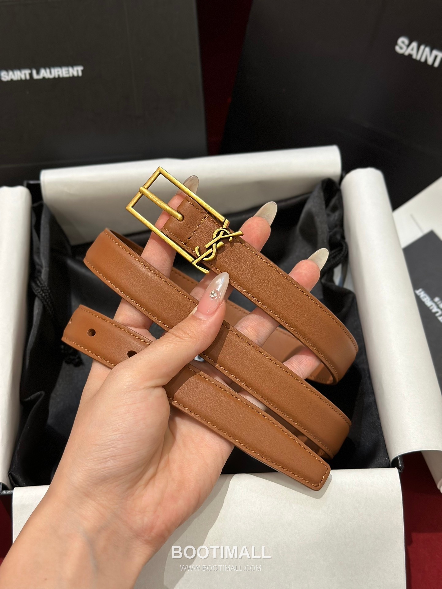 Saint Laurent Calfskin Leather Reversible Belt with YSL Logo Pin Buckle Gold-Plated 생로랑 카프스킨 레더 리버서블 벨트 YSL 로고 핀 버클 황동 베이스 금도금 2.0cm 2