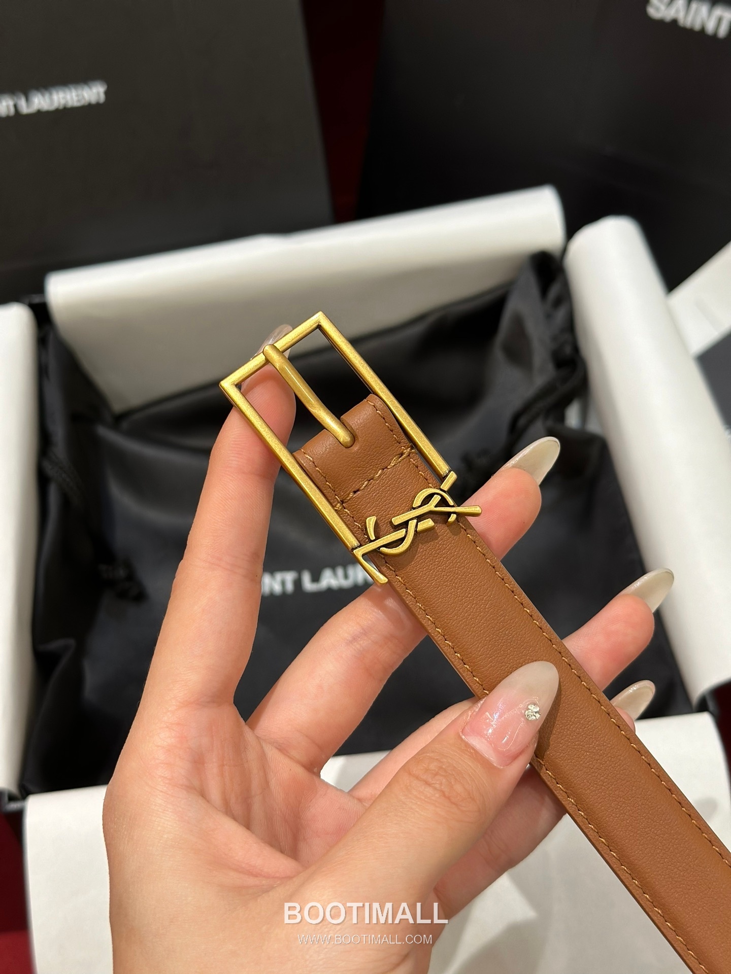 Saint Laurent Calfskin Leather Reversible Belt with YSL Logo Pin Buckle Gold-Plated 생로랑 카프스킨 레더 리버서블 벨트 YSL 로고 핀 버클 황동 베이스 금도금 2.0cm 5