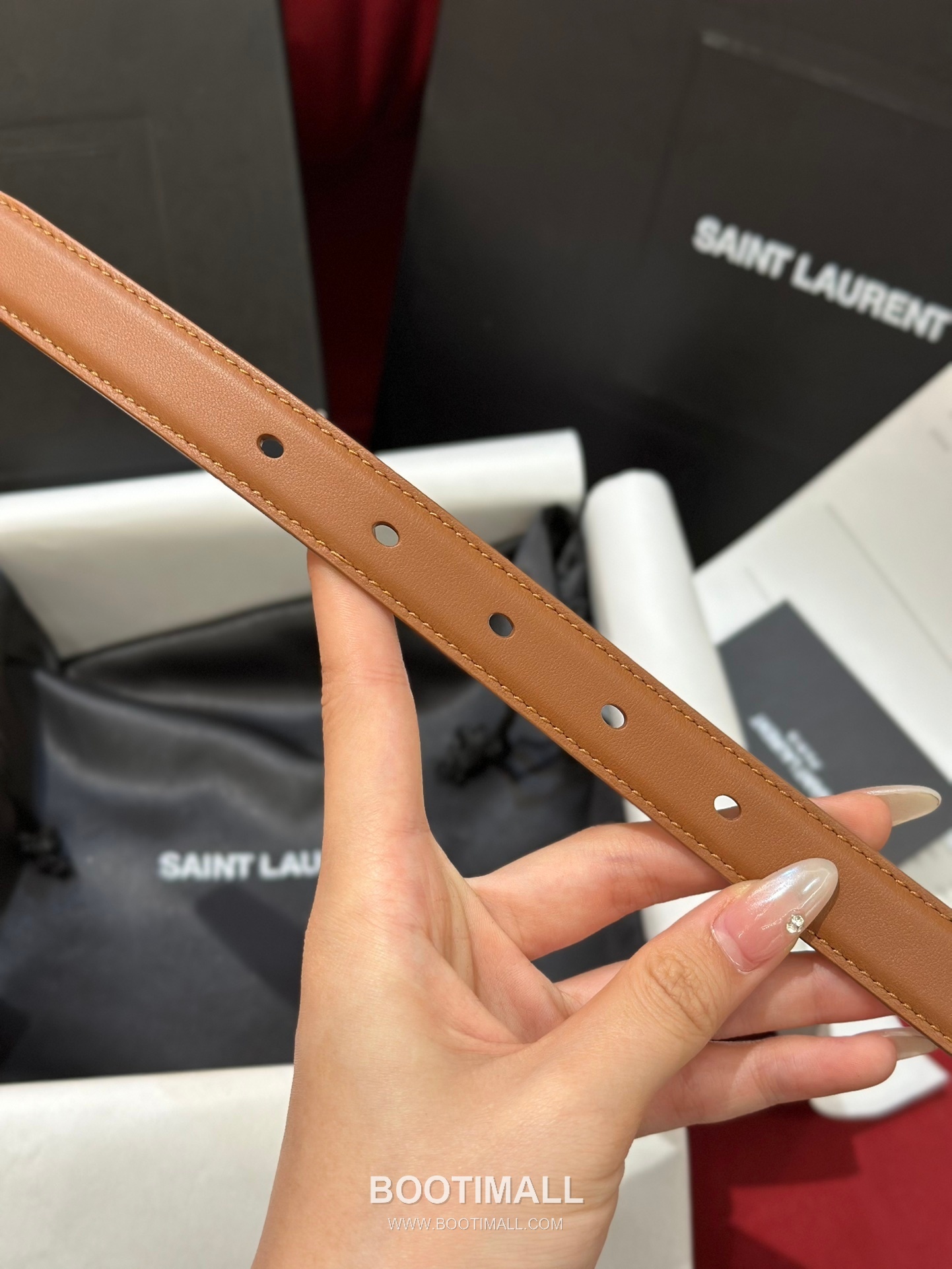 Saint Laurent Calfskin Leather Reversible Belt with YSL Logo Pin Buckle Gold-Plated 생로랑 카프스킨 레더 리버서블 벨트 YSL 로고 핀 버클 황동 베이스 금도금 2.0cm 6