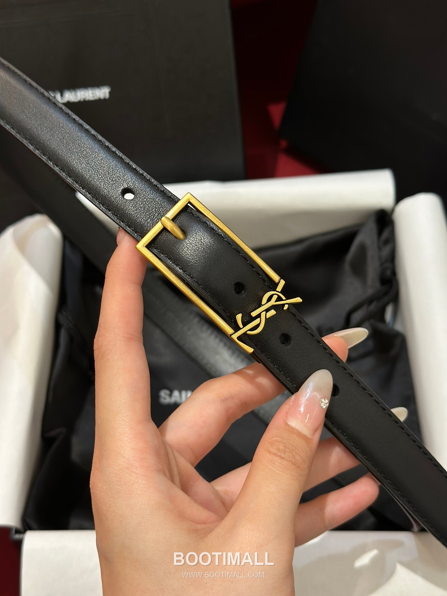 Saint Laurent Calfskin Leather Reversible Belt with YSL Logo Pin Buckle Gold-Plated 생로랑 카프스킨 레더 리버서블 벨트 YSL 로고 핀 버클 황동 베이스 금도금 2.0cm 4