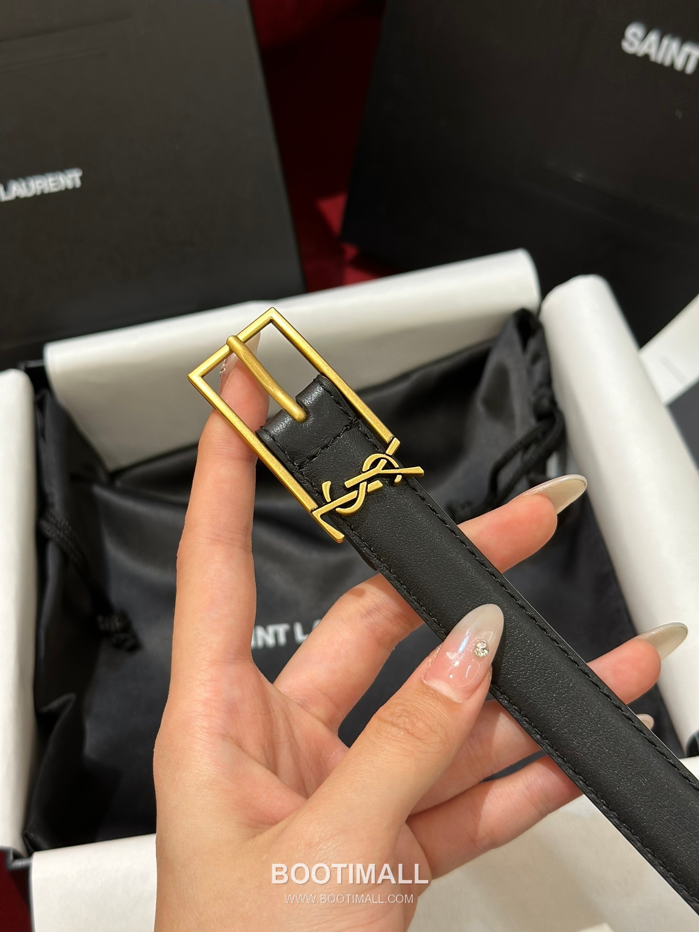Saint Laurent Calfskin Leather Reversible Belt with YSL Logo Pin Buckle Gold-Plated 생로랑 카프스킨 레더 리버서블 벨트 YSL 로고 핀 버클 황동 베이스 금도금 2.0cm 7